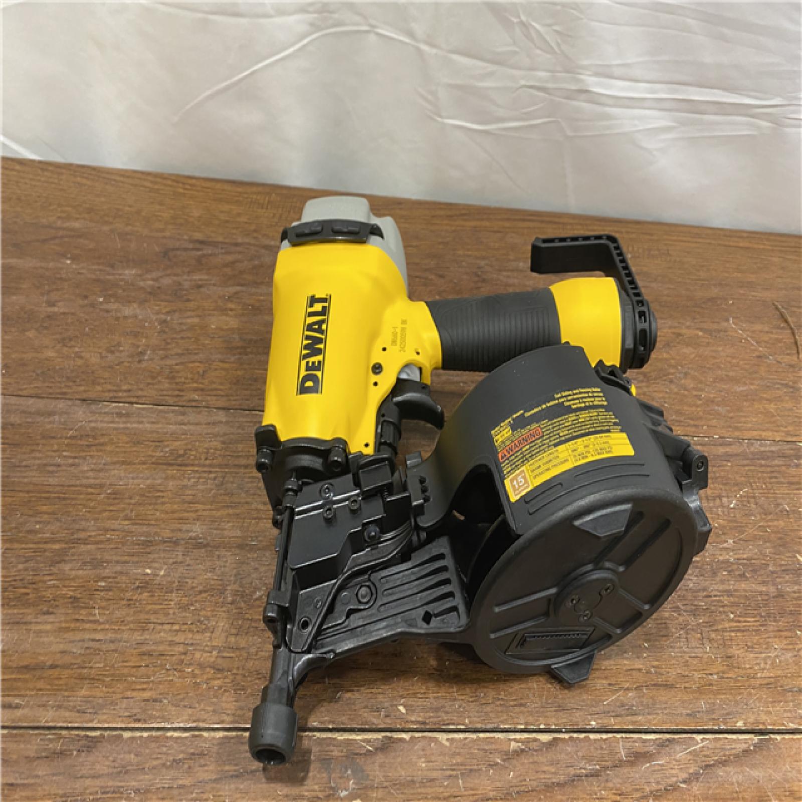 AS-ISDEWALT DW66C-1 2-1/2 Inch 15 Degree Coil Siding and Fencing Nailer