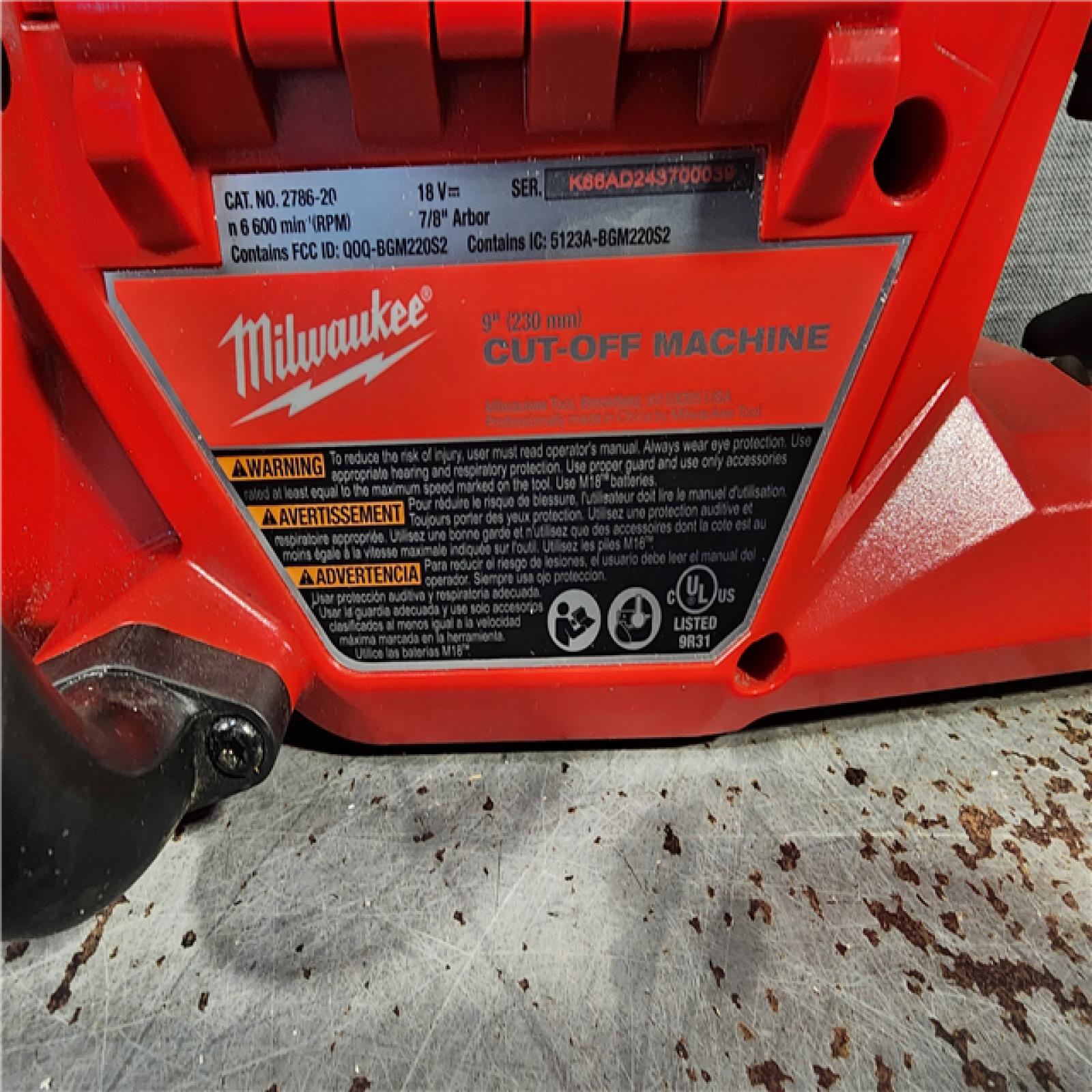 HOUSTON LOCATION - AS-IS Milwaukee 2786-20 M18 FUEL Lithium-Ion 9 in. Cut-Off Saw W/ ONE-KEY (Tool Only)