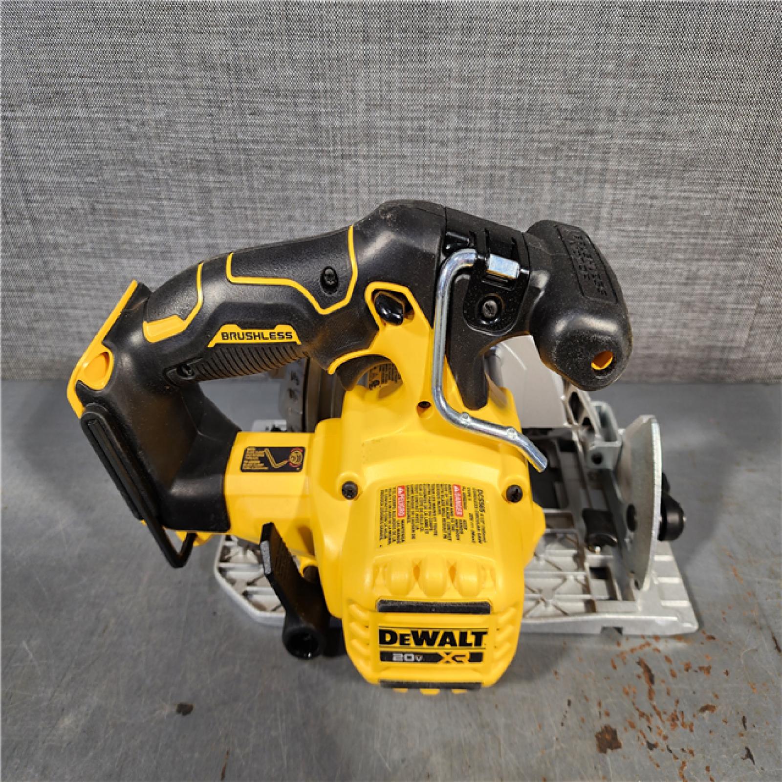 HOUSTON LOCATION - AS-IS DeWALT DCS565B 20V Max Brushless 6.5   Cordless Circular Saw (TOOL ONLY)