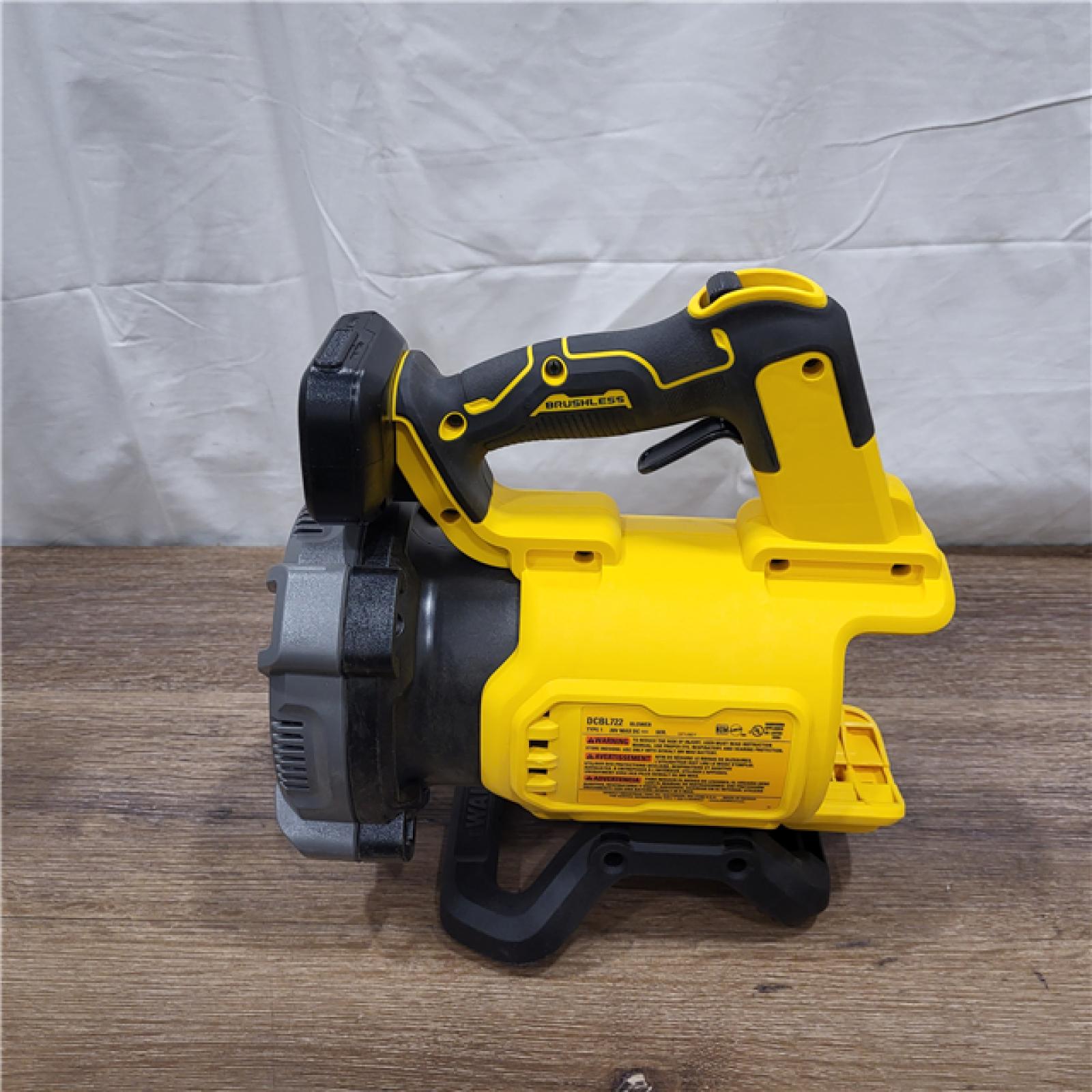 AS-IS DEWALT 20V MAX* XR Brushless Cordless Handheld Blower Kit