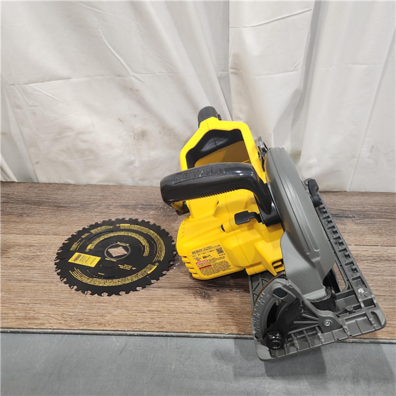 AS IS DEWALT FLEXVOLT 60V MAX Cordless Brushless 7-1/4 in. Wormdrive Style Circular Saw (Tool Only)