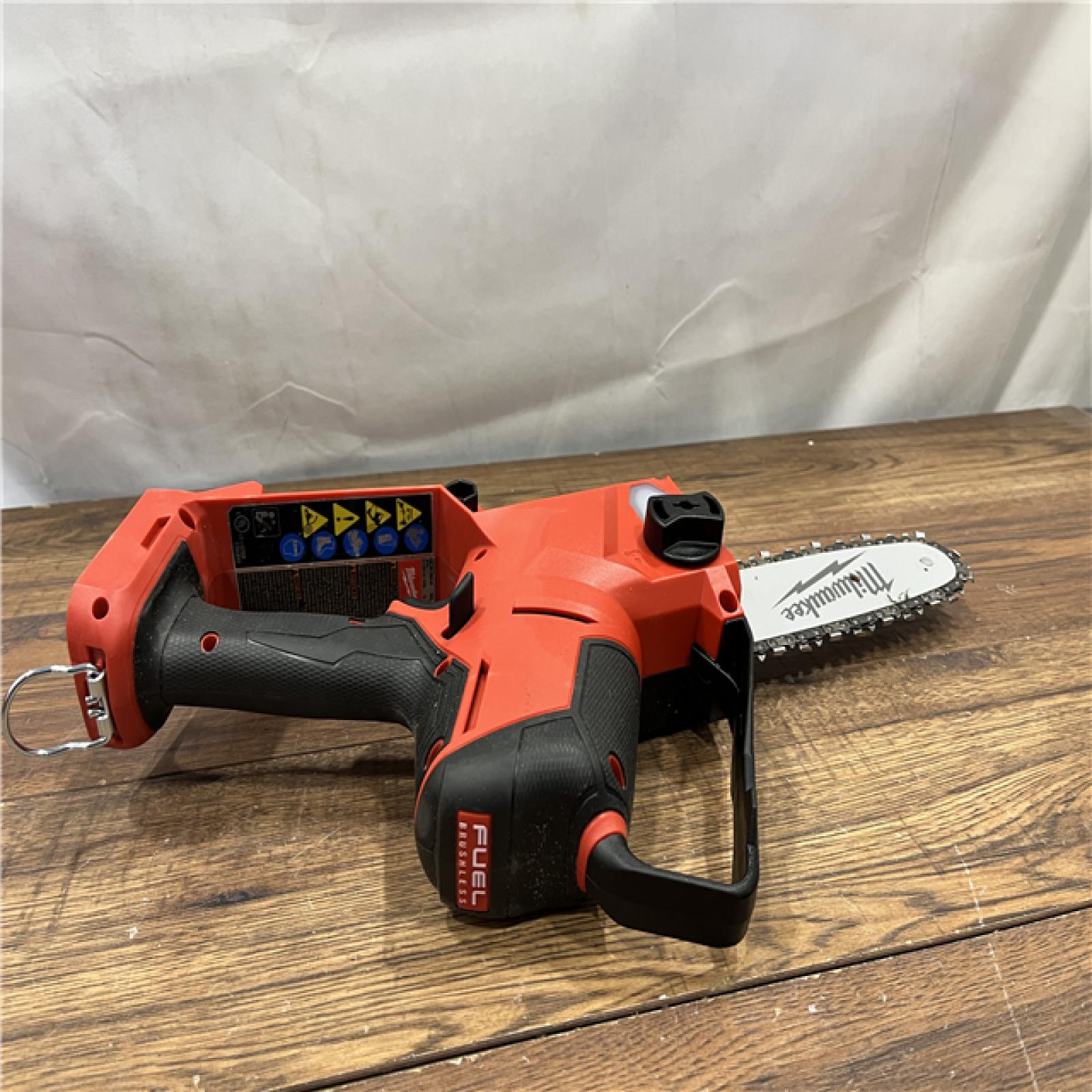 AS-IS M18 FUEL 8 in. 18V Lithium-Ion Brushless HATCHET Pruning Saw Kit with 6Ah High Output Battery and Charger