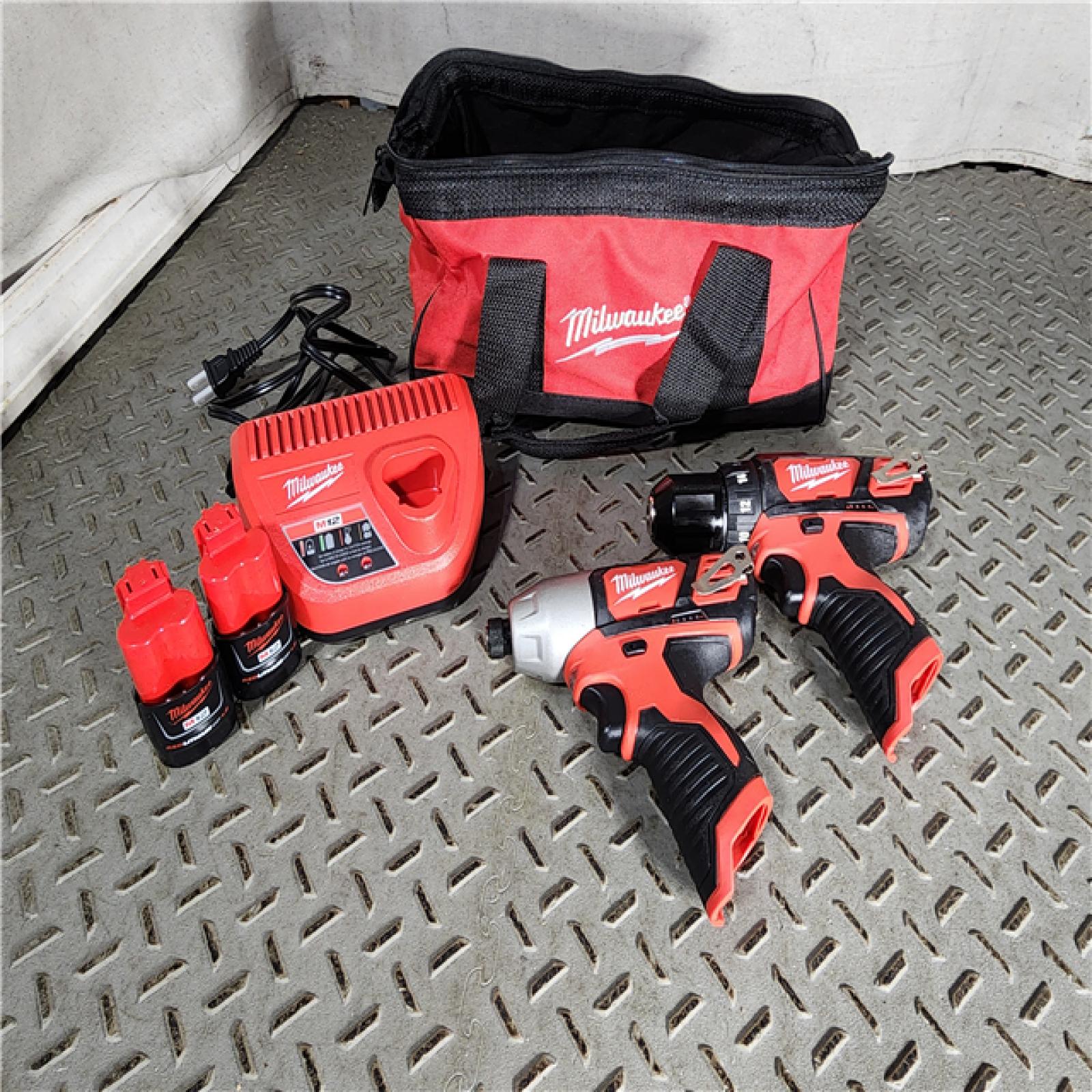 HOUSTON LOCATION - AS-IS Milwaukee 2 Tool Combo Kit W/ (2) Battery & Charger