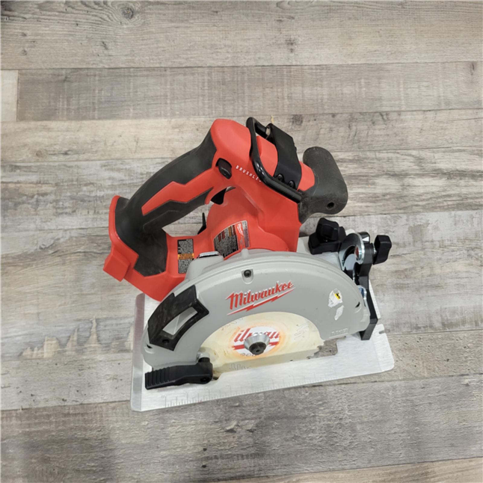 AS-IS Milwaukee M18 Cordless Brushless 7-1/4 in. Circular Saw (Tool Only)