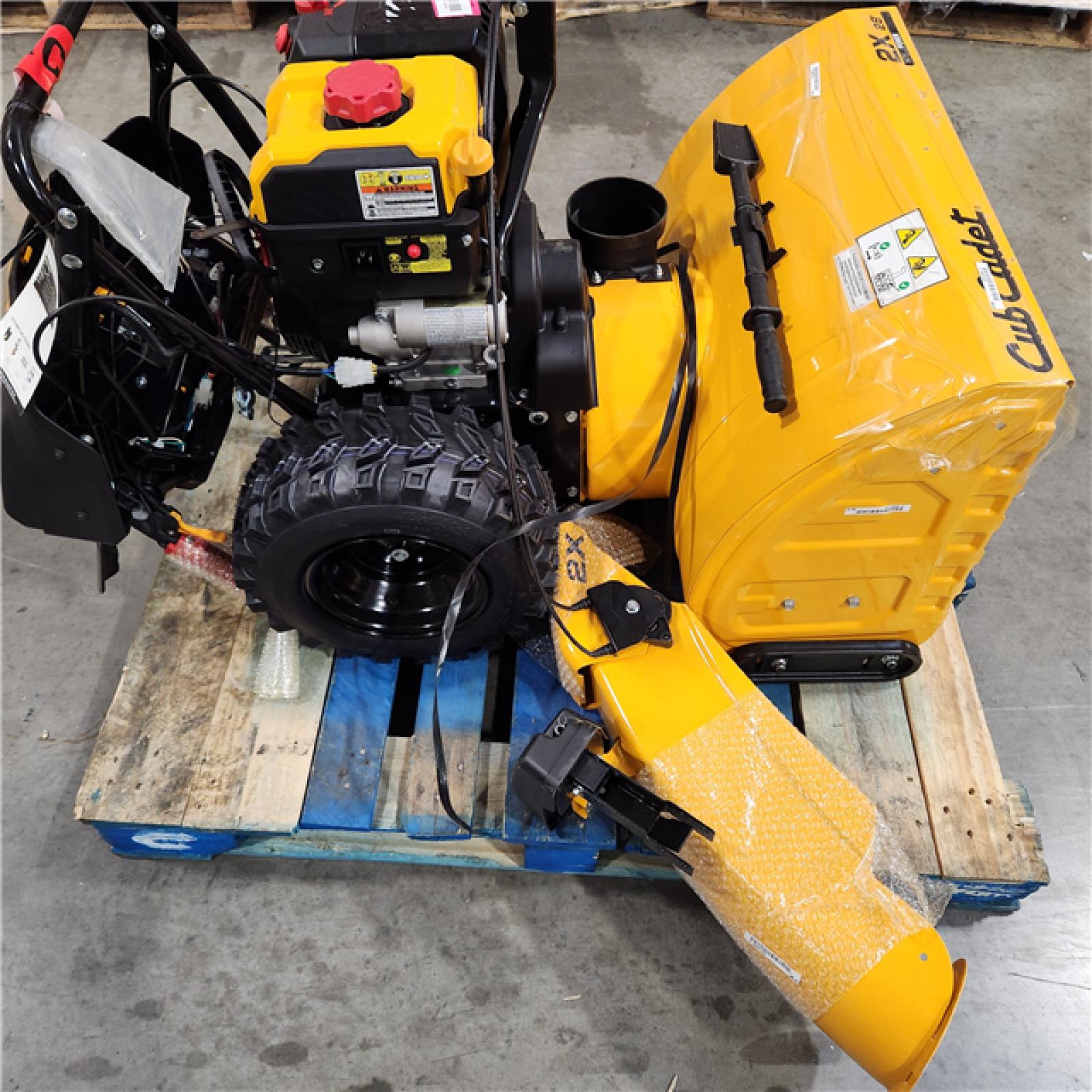 Dallas Location - As-Is Cub Cadet 2X 28 in. 272cc Gas Snow Blower