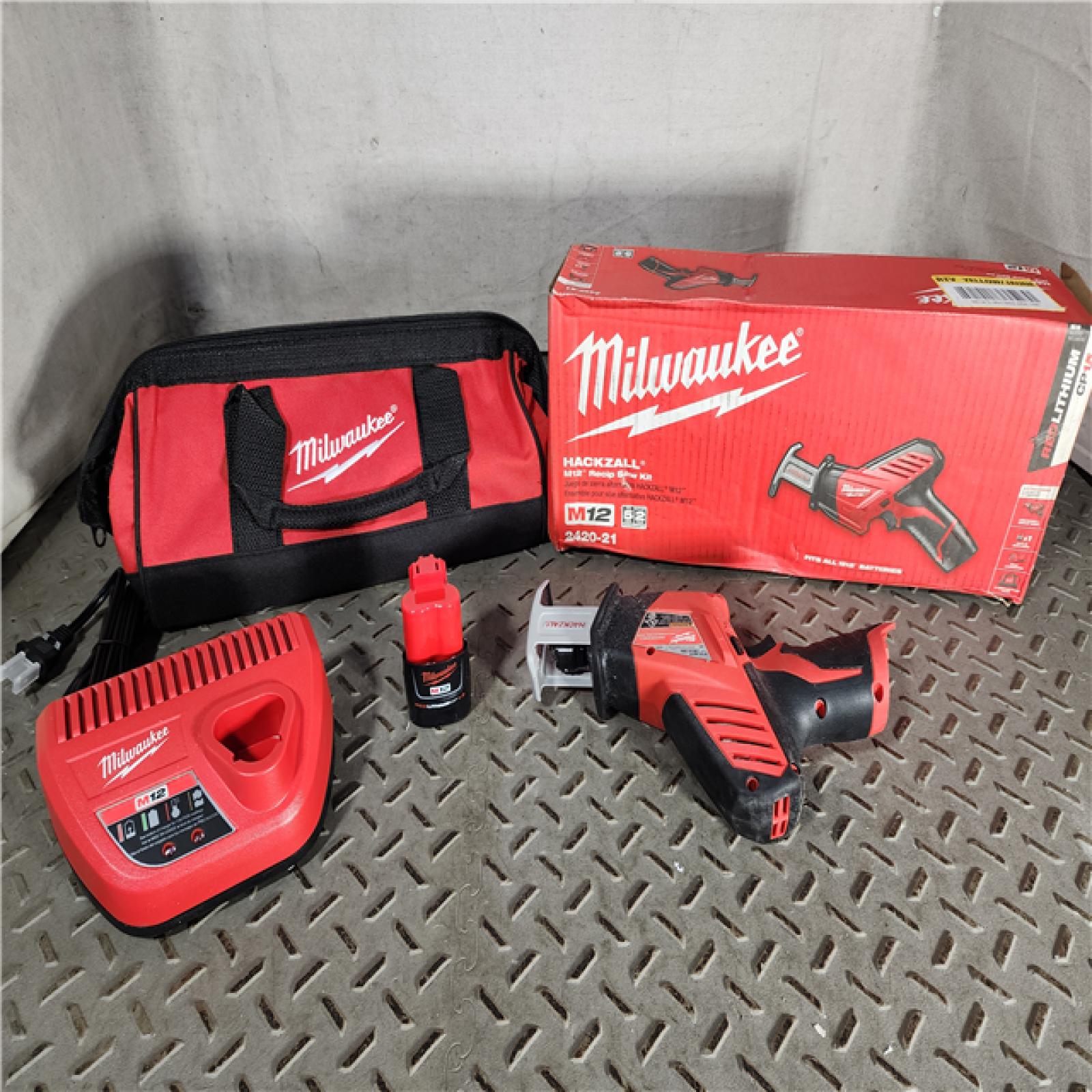 HOUSTON LOCATION - AS-IS Milwaukee 2420-21 - M12 Fuel Hackzall 1/2  12V 1.5Ah Cordless Straight Handle Reciprocating Saw Kit