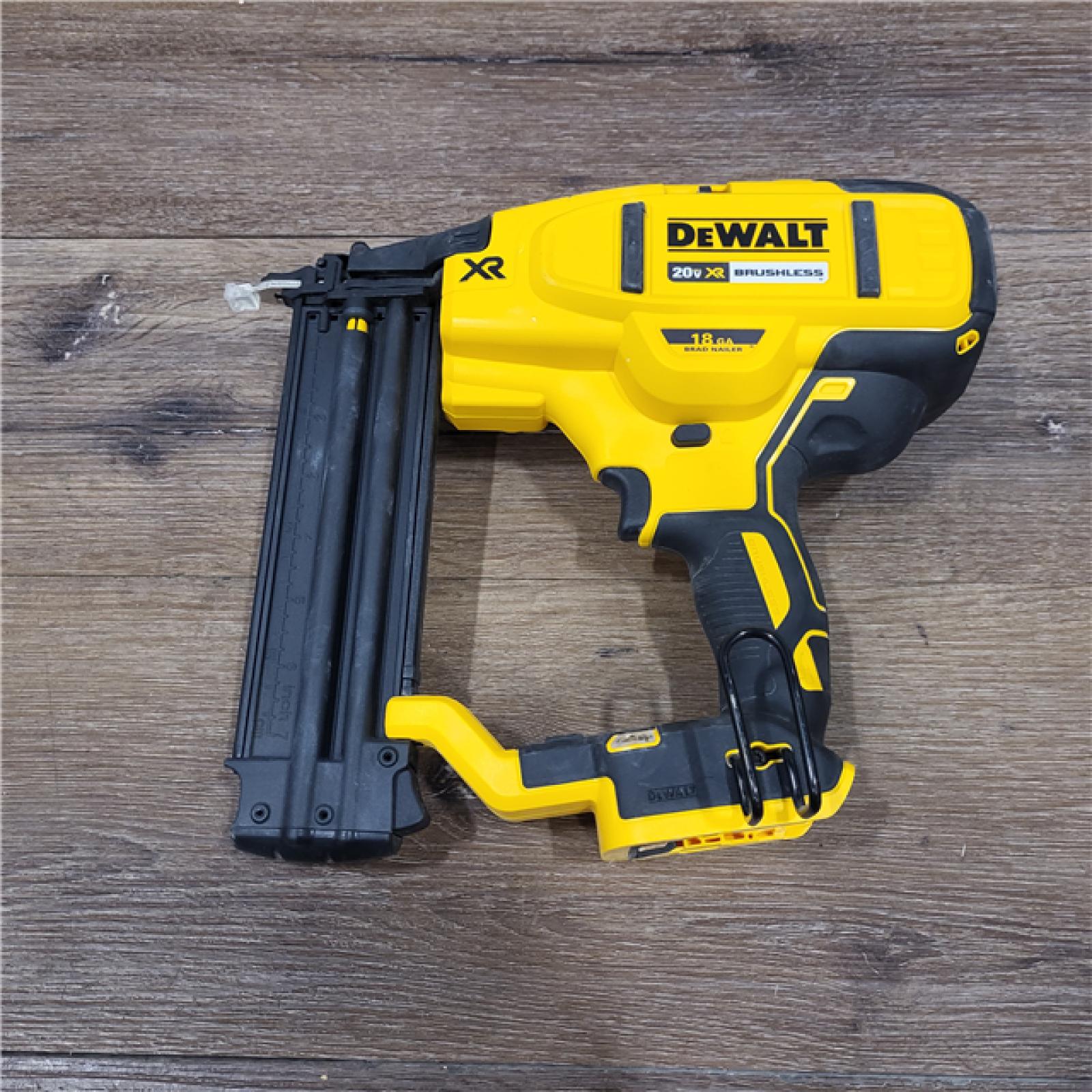 AS-IS DEWALT 20V MAX XR 18 Gauge Brad Nailer Kit