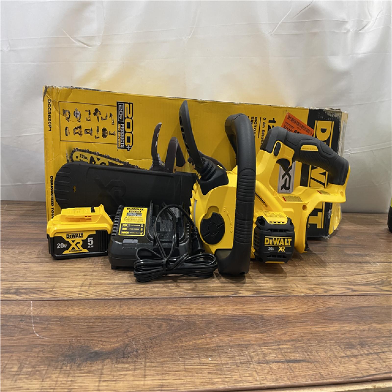 AS-IS Dewalt 7605686 12 in. 20V Battery Powered Chainsaw