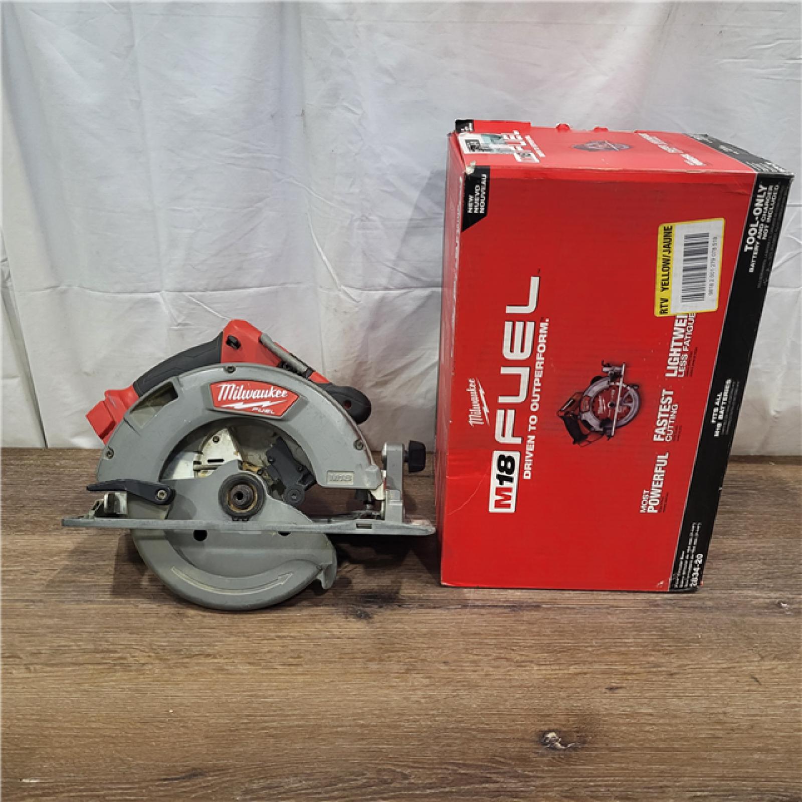 AS-IS Milwaukee M18 FUEL 18V Lithium-Ion Brushless Cordless 7-1/4 in. Circular Saw (Tool-Only)