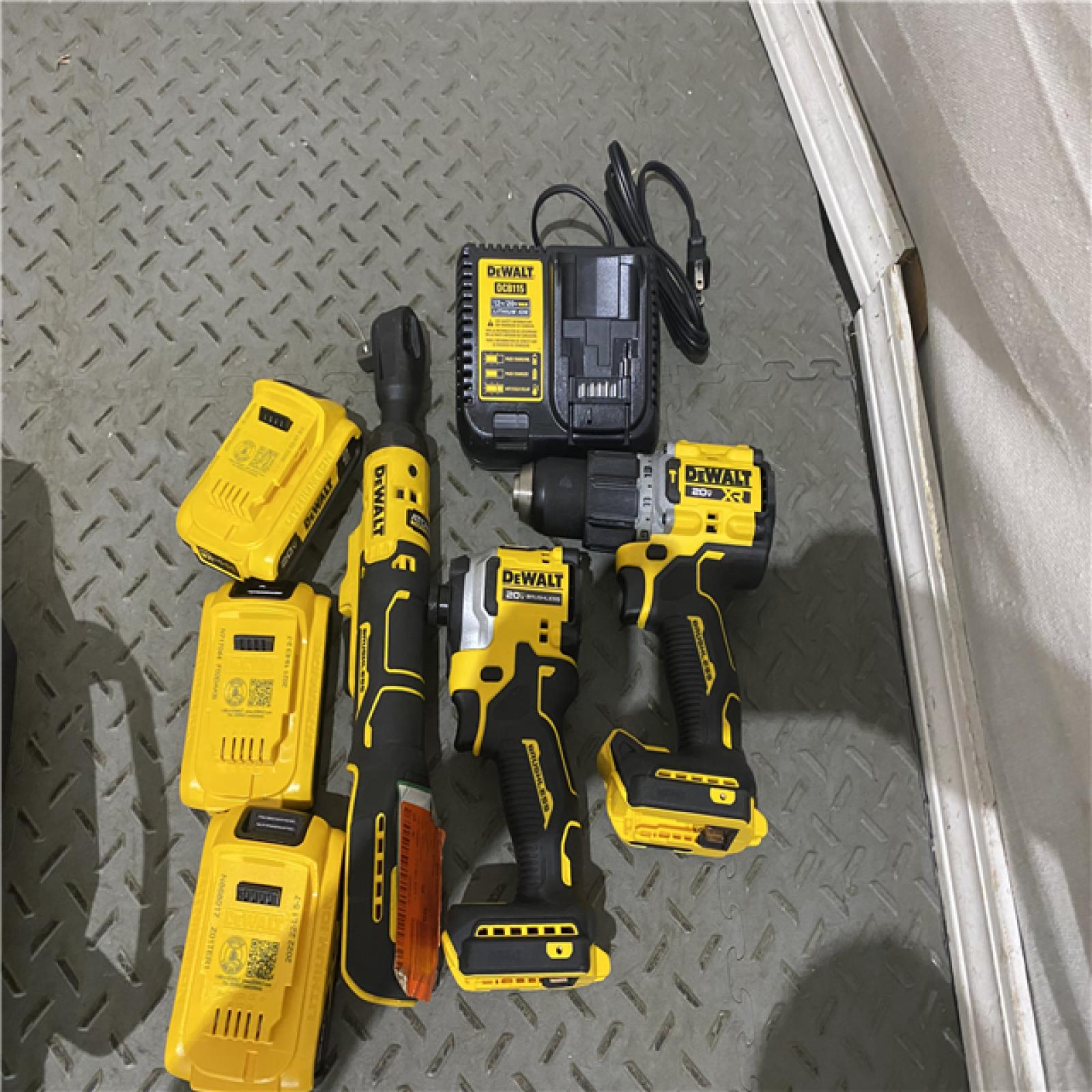 Houston location AS-IS DEWALT 3 TOOL COMBO KIT