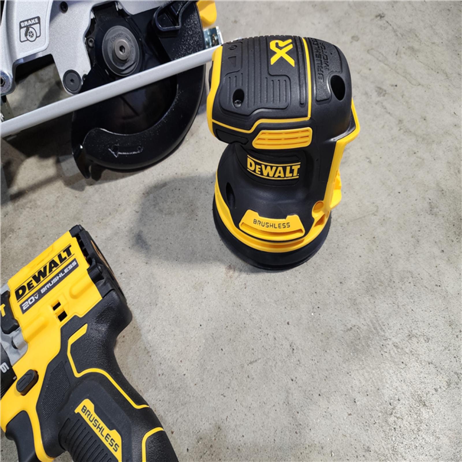 HOUSTON LOCATION - AS-IS (APPEARS LIKE NEW) Dewalt 20-Volt MAX ToughSystem Lithium-Ion 5-Tool Cordless Combo Kit