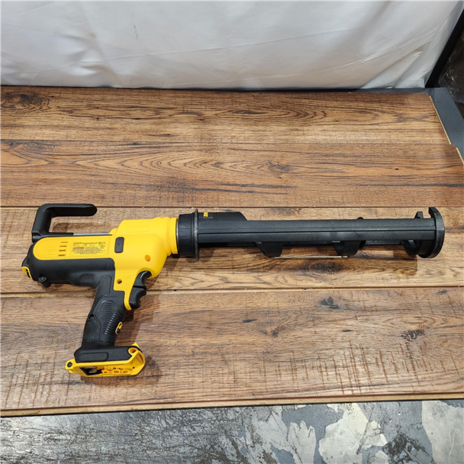 AS-IS Dewalt 20-Volt MAX Lithium-Ion Cordless 600 ml (29 oz.)  Adhesive Gun (Tool-Only)