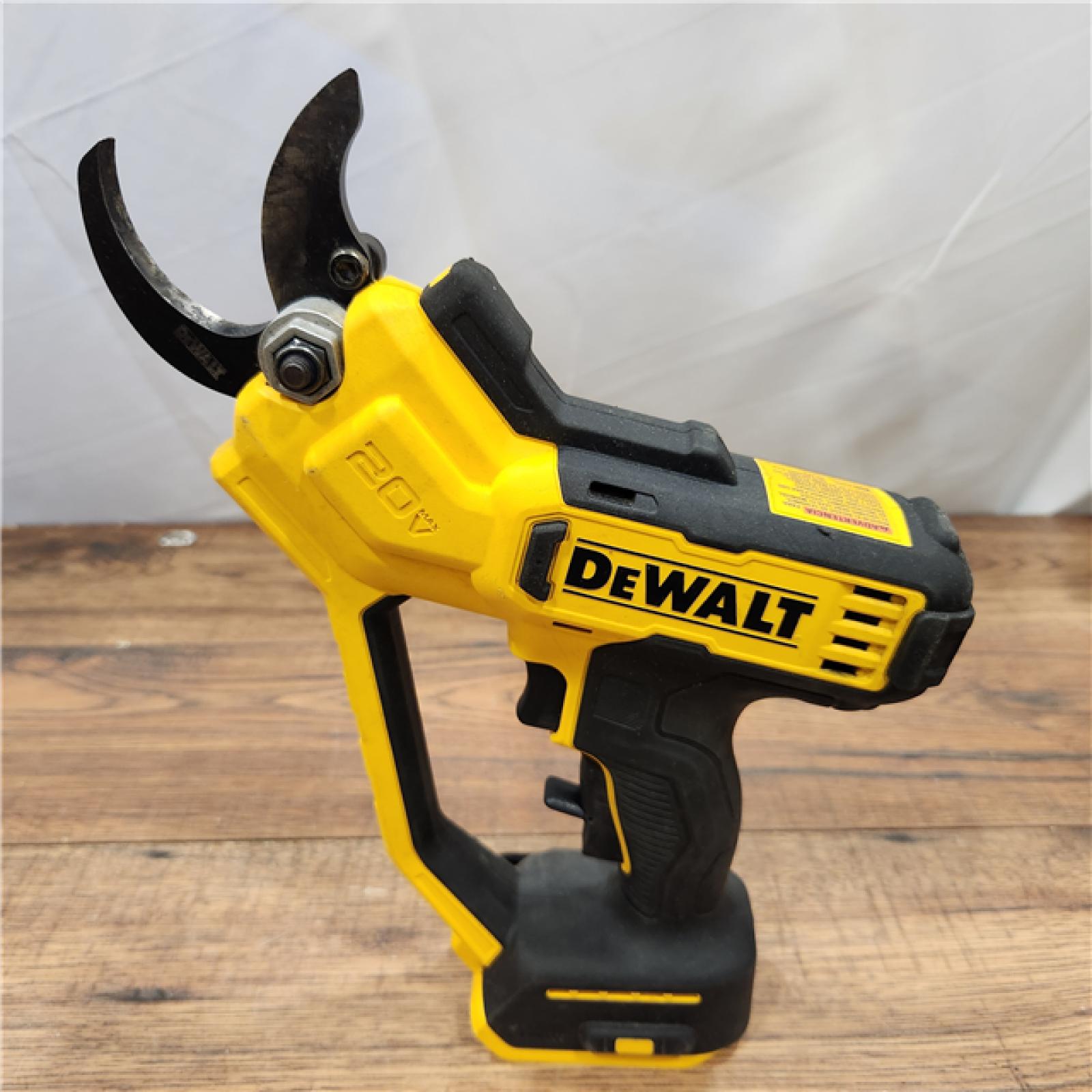 AS-IS DeWALT 20V MAX Cordless Multi Use Pruner Kit