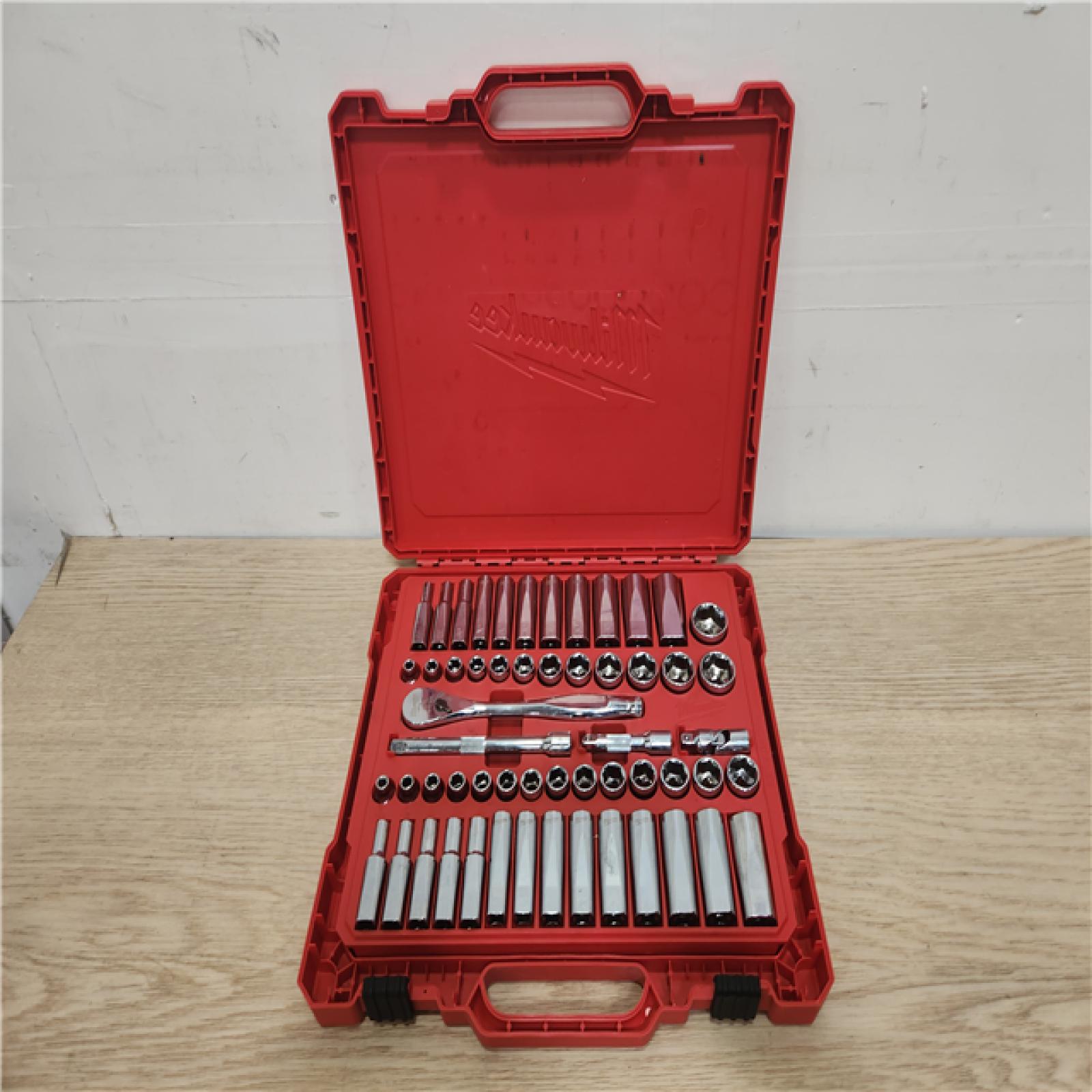 Phoenix Location Milwaukee 3/8 in. Drive SAE/Metric Ratchet and Socket Mechanics Tool Set (56-Piece)