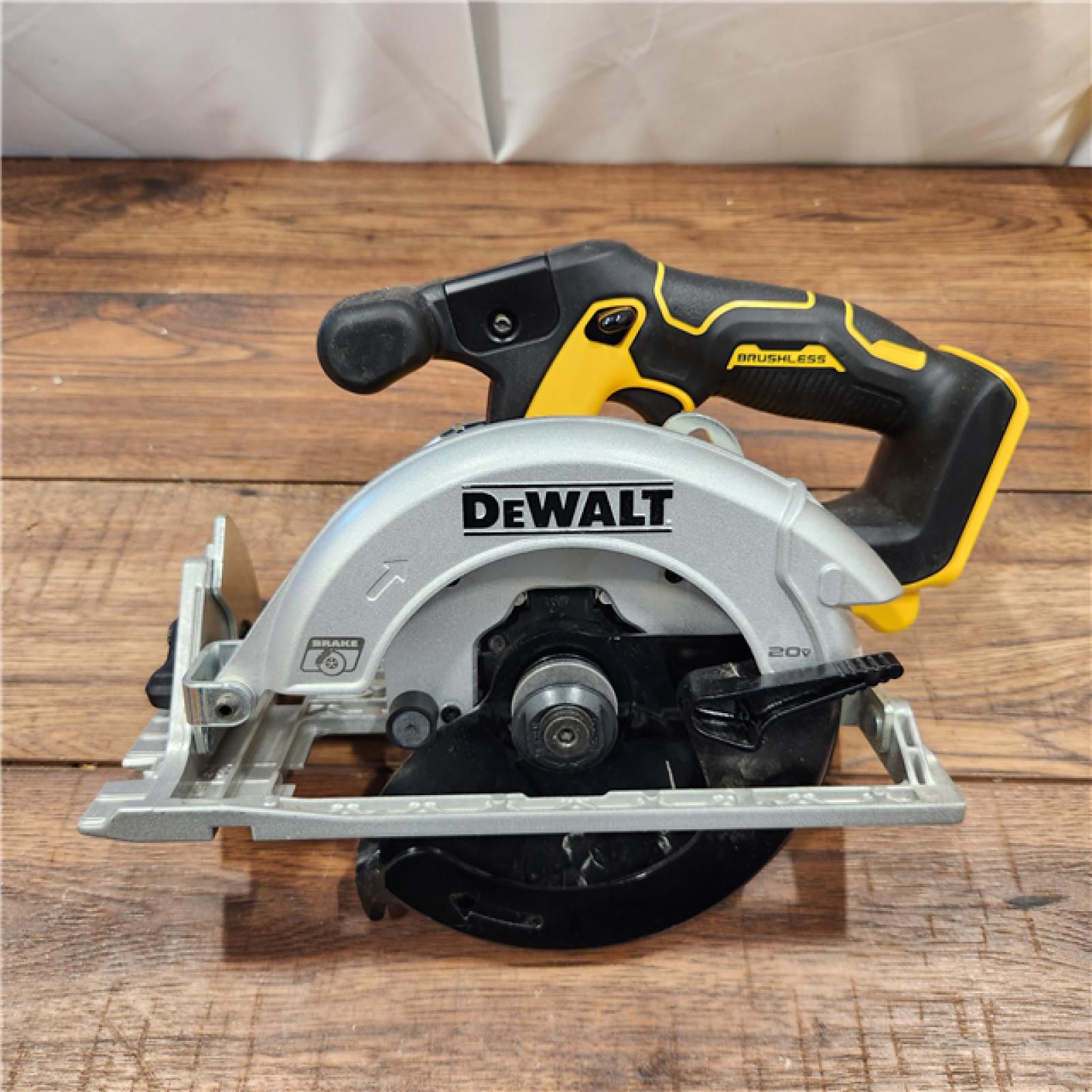 AS-IS DeWALT DCS565B 20V Max Brushless 6.5   Cordless Circular Saw