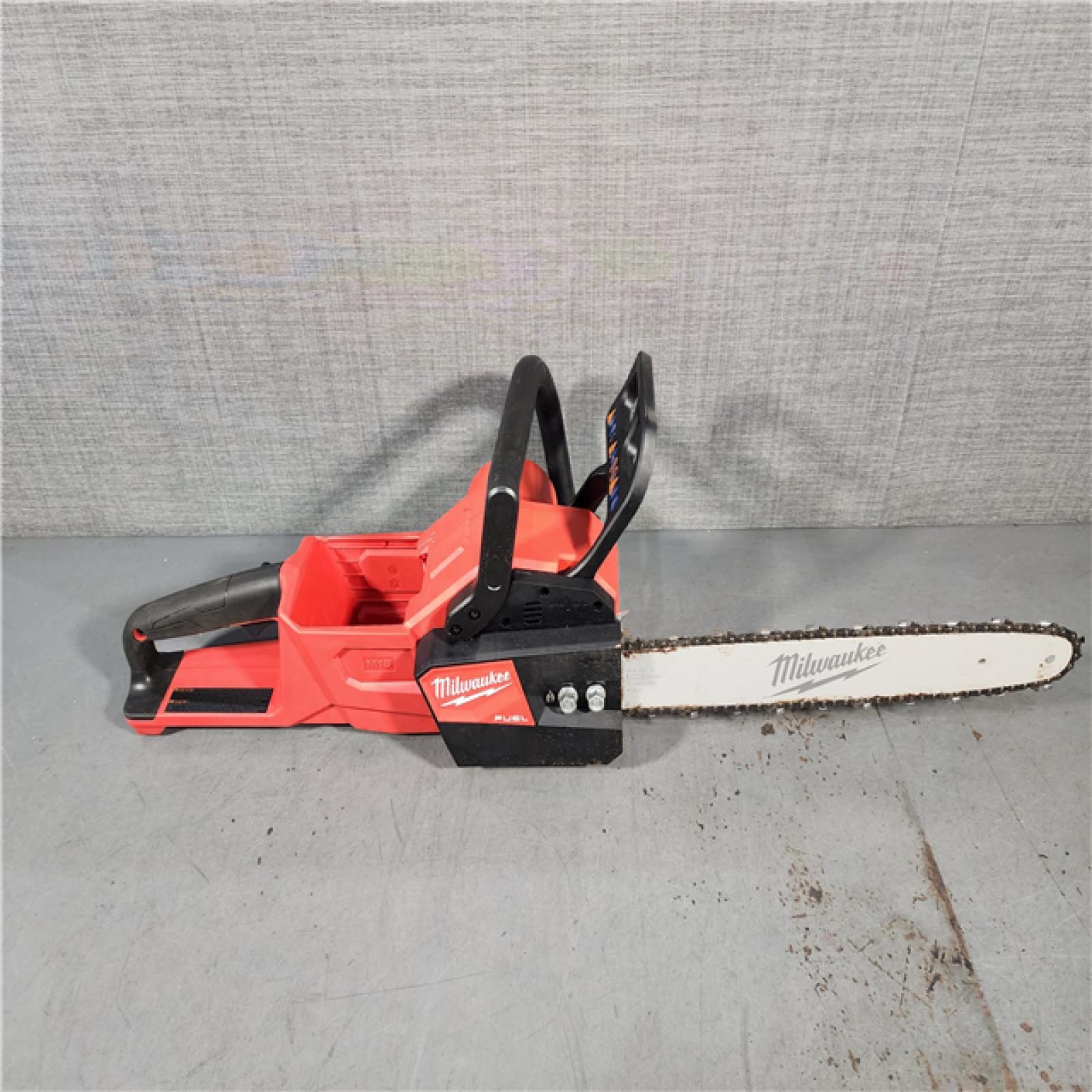 HOUSTON LOCATION - AS-IS Milwaukee M18 FUEL 16  18V Li-Ion Brushless Cordless Chainsaw Tool-Only 2727-20