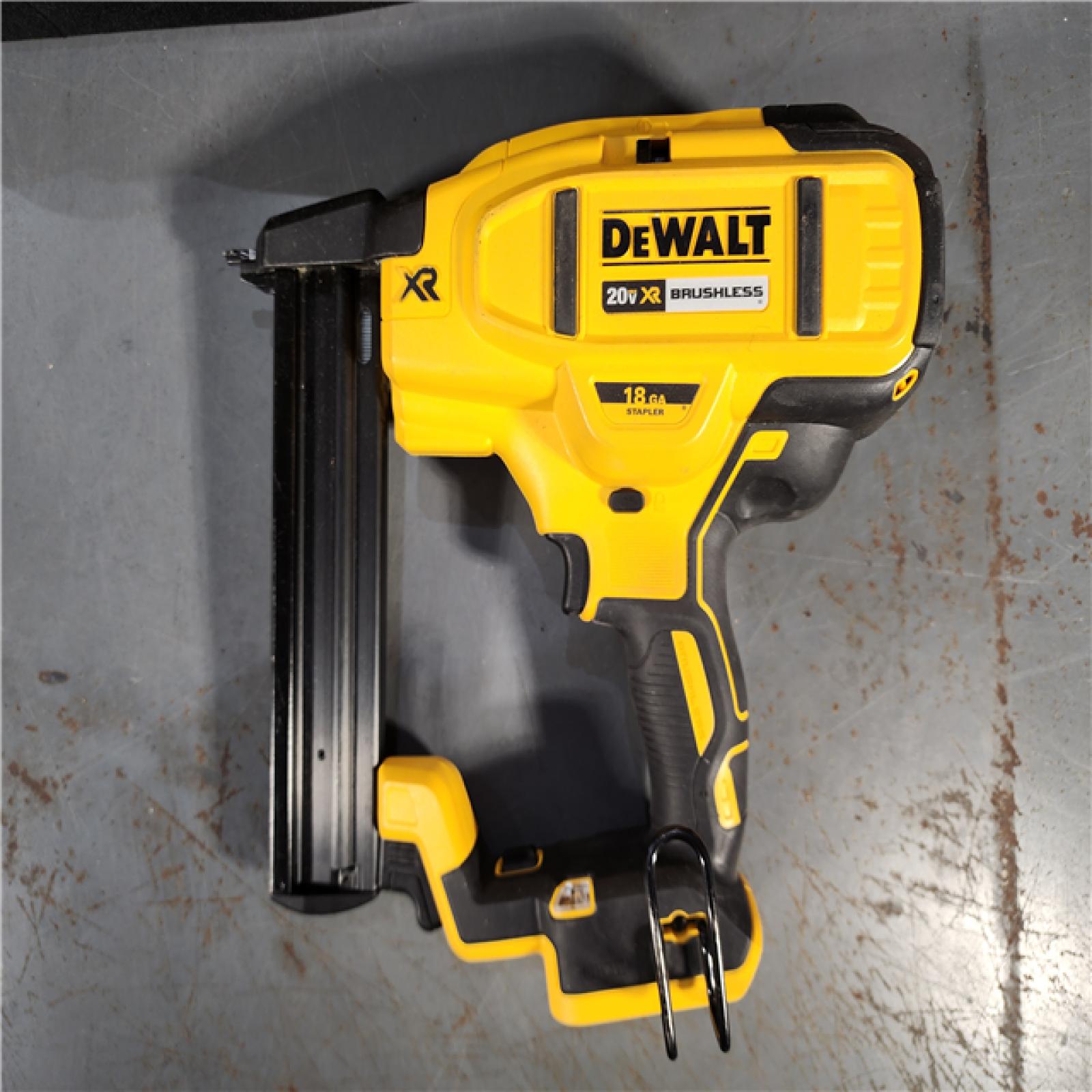 HOUSTON LOCATION - AS-IS in Box DEWALT DCN681D1 20V 18Ga Stapler Kit