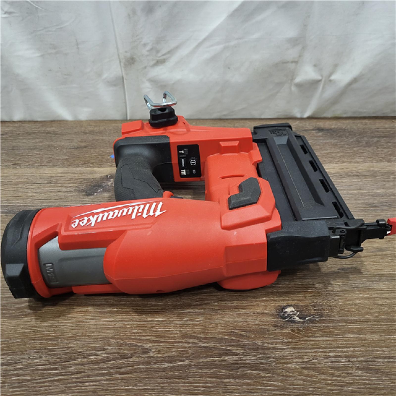 Milwaukee M18 Fuel 18V Brushless 18-Gauge Brad Nailer 2746-20 (Bare Tool)