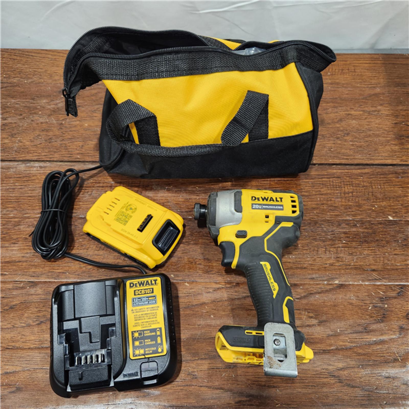 AS-IS DEWALT ATOMIC 20V MAX* Brushless Cordless Compact 1/4 in. Impact Driver Kit