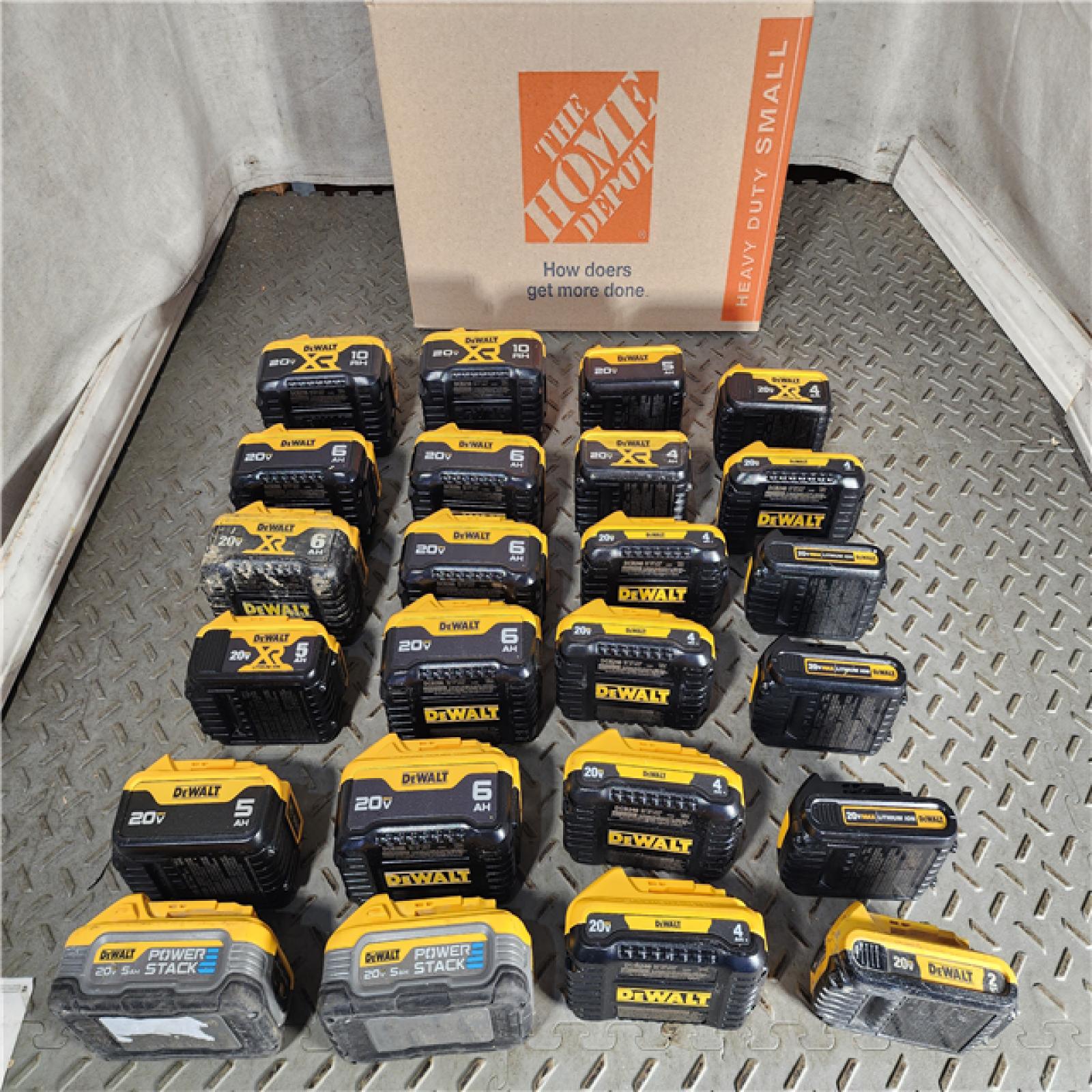 HOUSTON LOCATION - AS-IS DEWALT BATTERY PACK QTY - 24