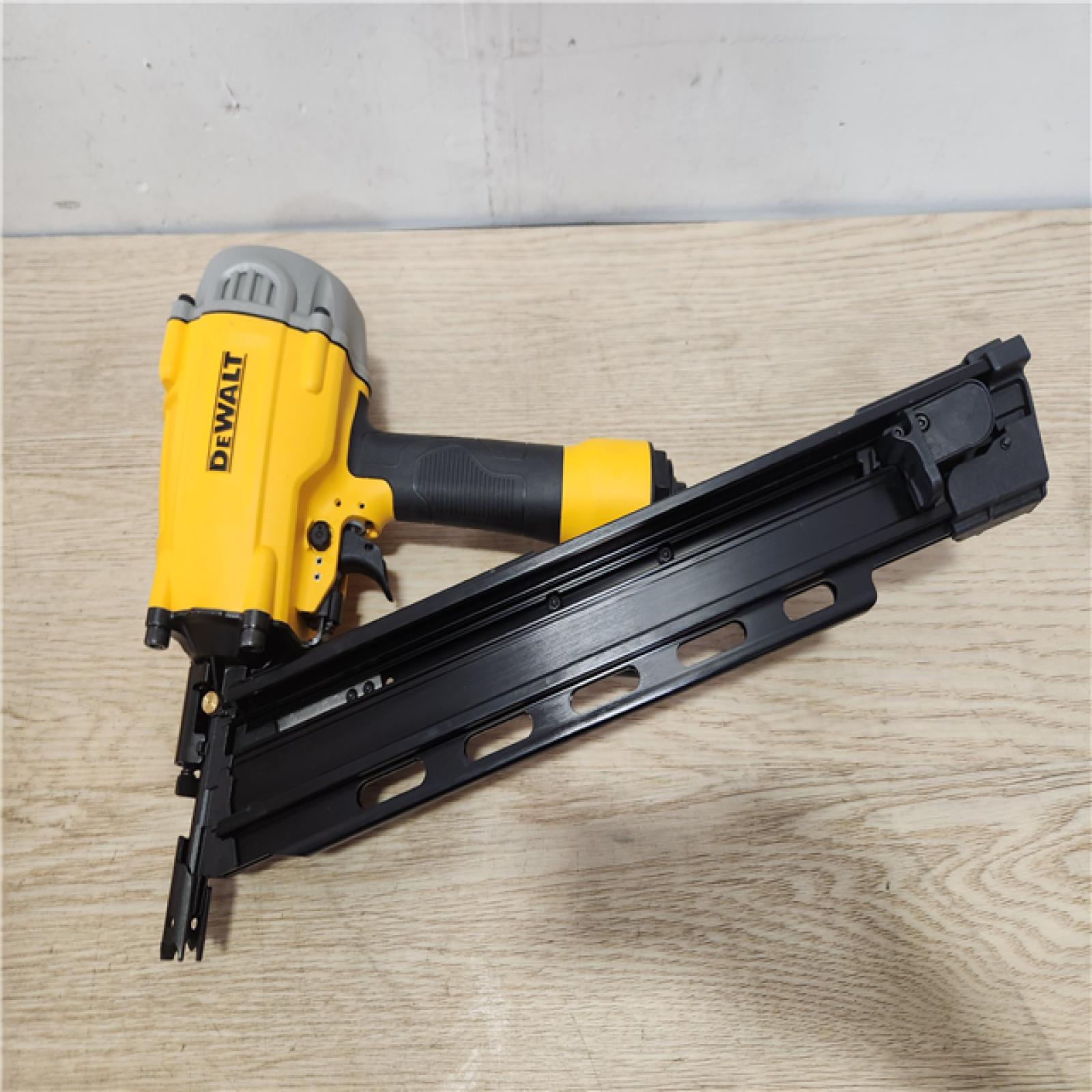 Phoenix Location DEWALT Pneumatic 21-Degree Collated Corded Framing Nailer