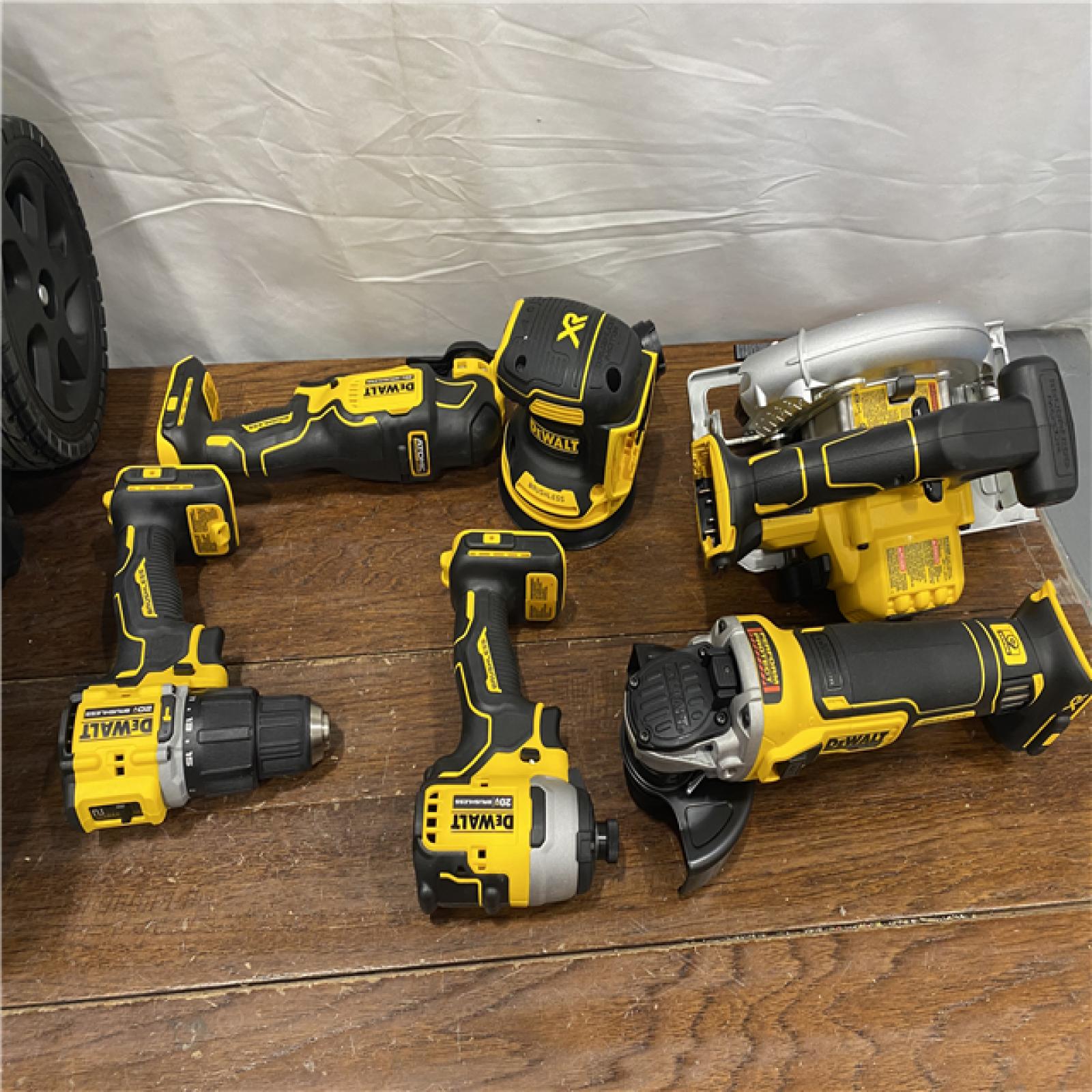 AS-ISDewalt 20-Volt MAX ToughSystem Lithium-Ion 6-Tool Cordless Combo Kit