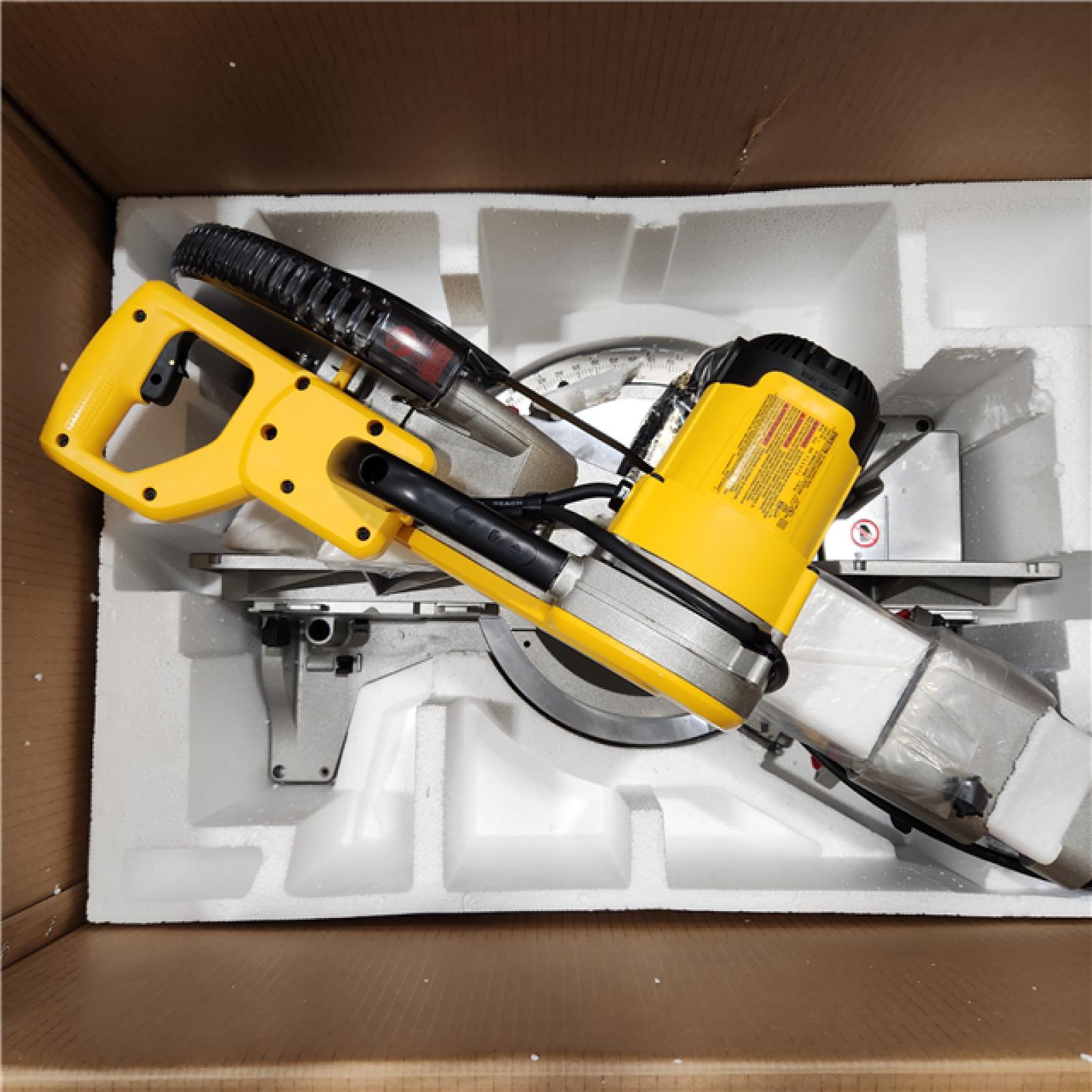 Like New-  DeWALT DWS779 12 in. 15A Double Bevel Slide Compound Miter Saw