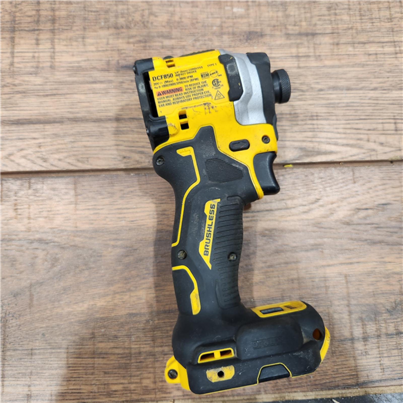 AS-IS DeWalt 20V MAX ATOMIC 3/8 in. Cordless Brushless Compact Impact Wrench Tool Only