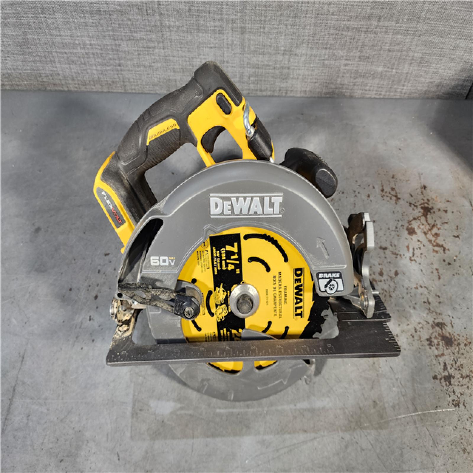 HOUSTON LOCATION - AS-IS DeWALT Flexvolt Max 7-1/4  60V Brushless Circular Saw DCS578B (Bare Tool)