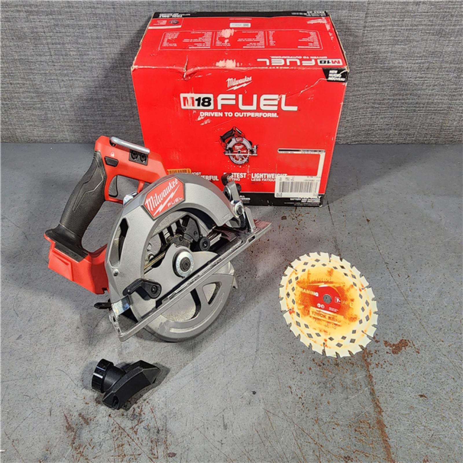 HOUSTON LOCATION - AS-IS Milwaukee M18 FUEL 18V Lithium-Ion Brushless Cordless 7-1/4 in. Circular Saw (Tool-Only)