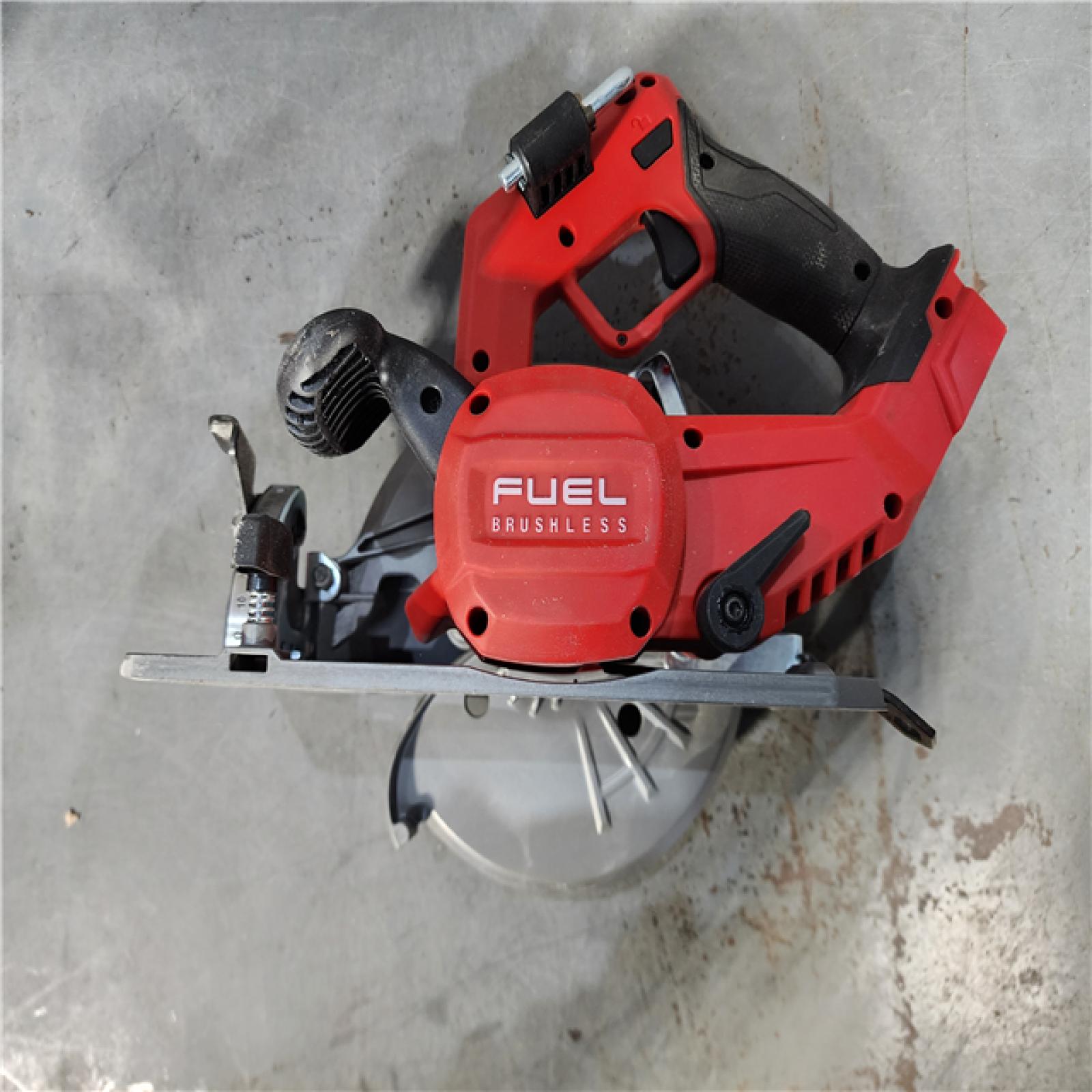 HOUSTON LOCATION - AS-IS Milwaukee M18 FUEL 18V Lithium-Ion Brushless Cordless 7-1/4 in. Circular Saw (Tool-Only)