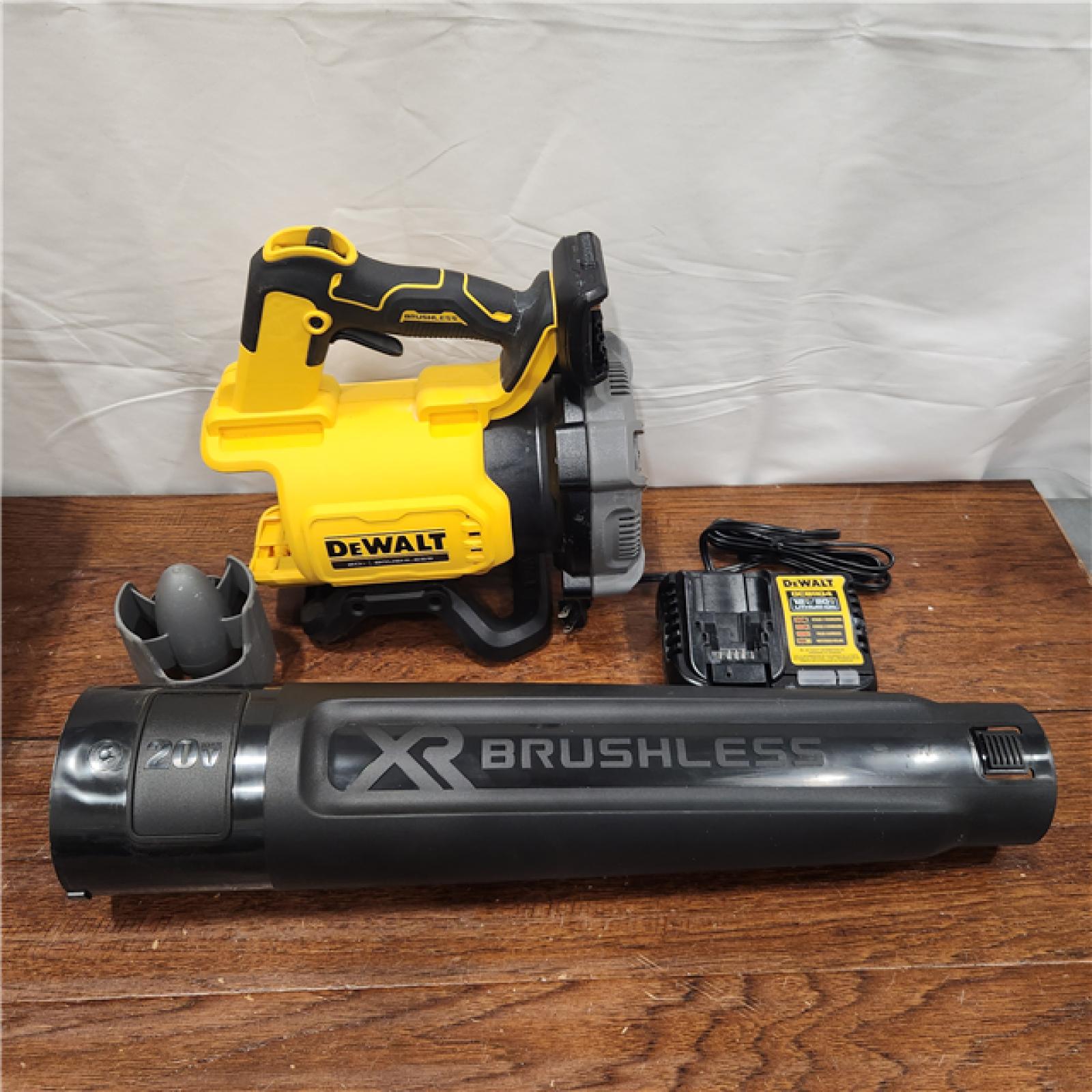 AS-IS DEWALT 20V MAX* XR Brushless Cordless Handheld Blower Kit