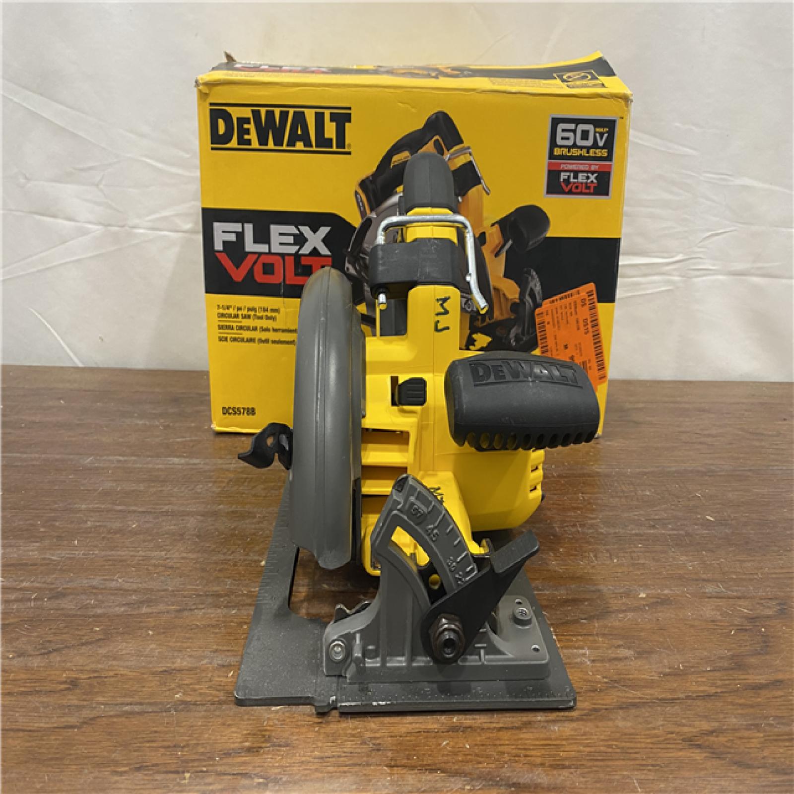 AS-IS DeWALT Flexvolt Max 7-1/4  60V Brushless Circular Saw DCS578B