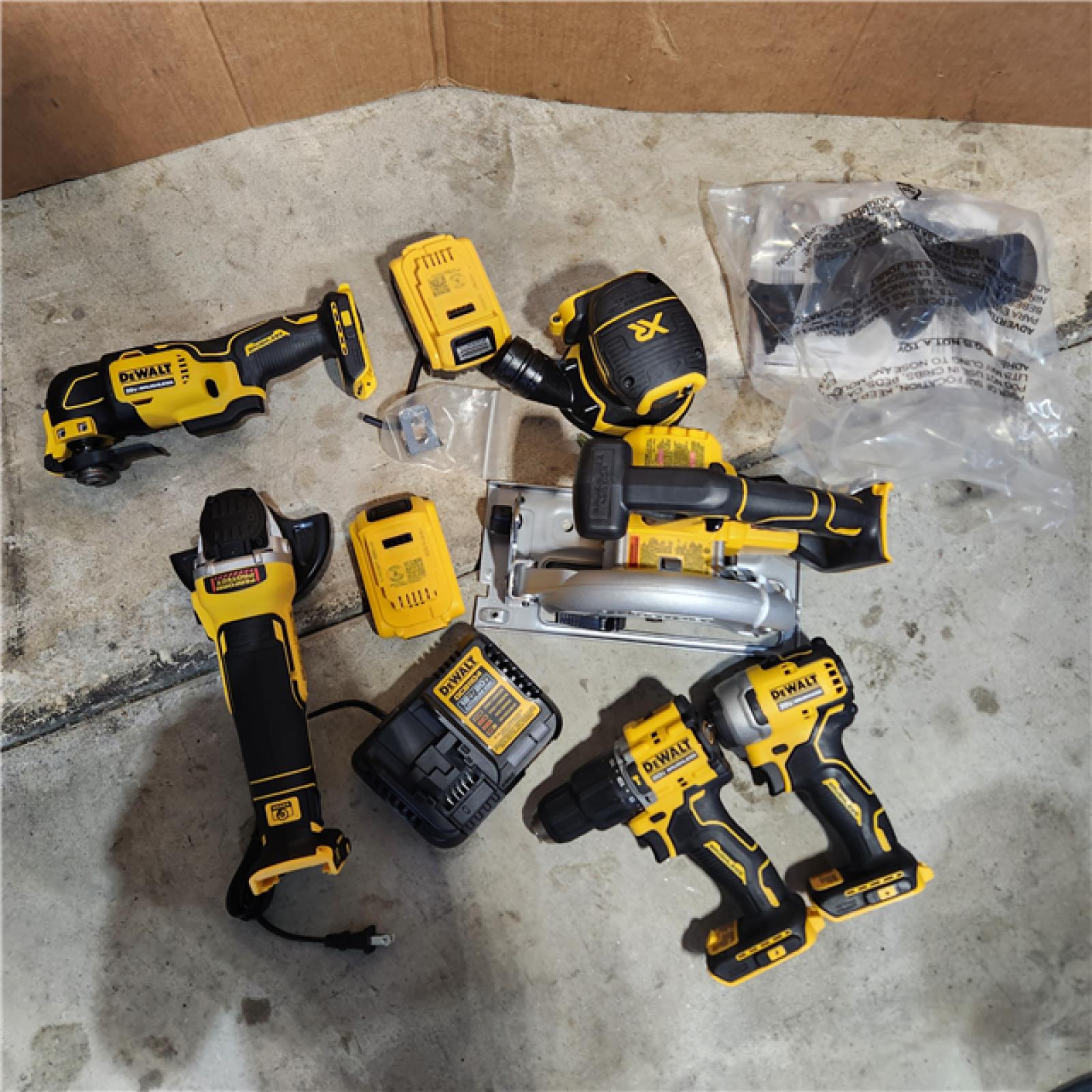 Houston location AS-IS Dewalt 20-Volt MAX ToughSystem Lithium-Ion 6-Tool Cordless Combo Kit