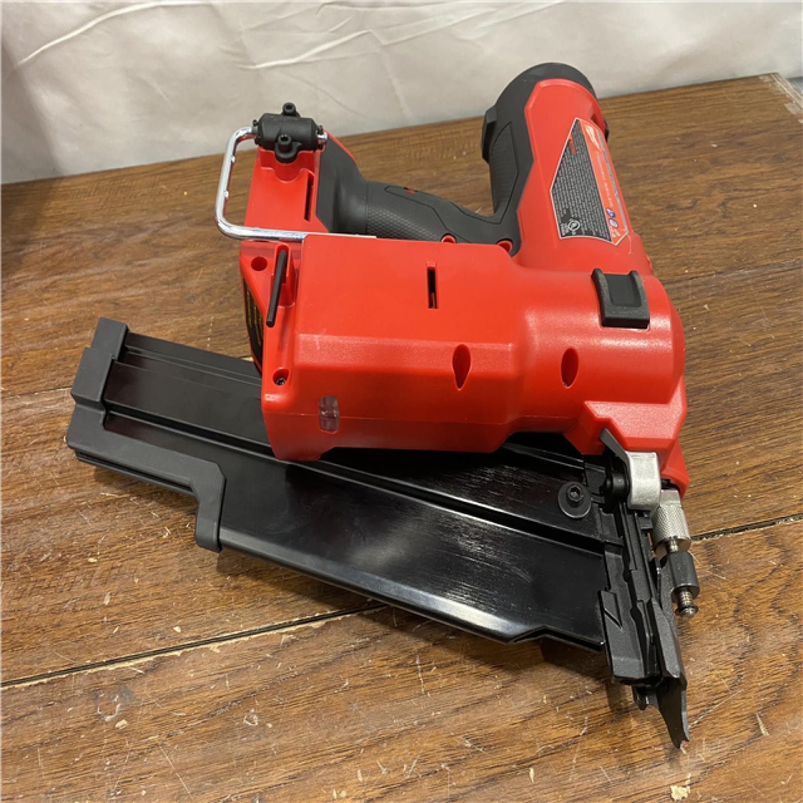 AS-ISMilwaukee 2744-20 M18 FUEL 21-Degree Cordless Framing Nailer (Tool Only)