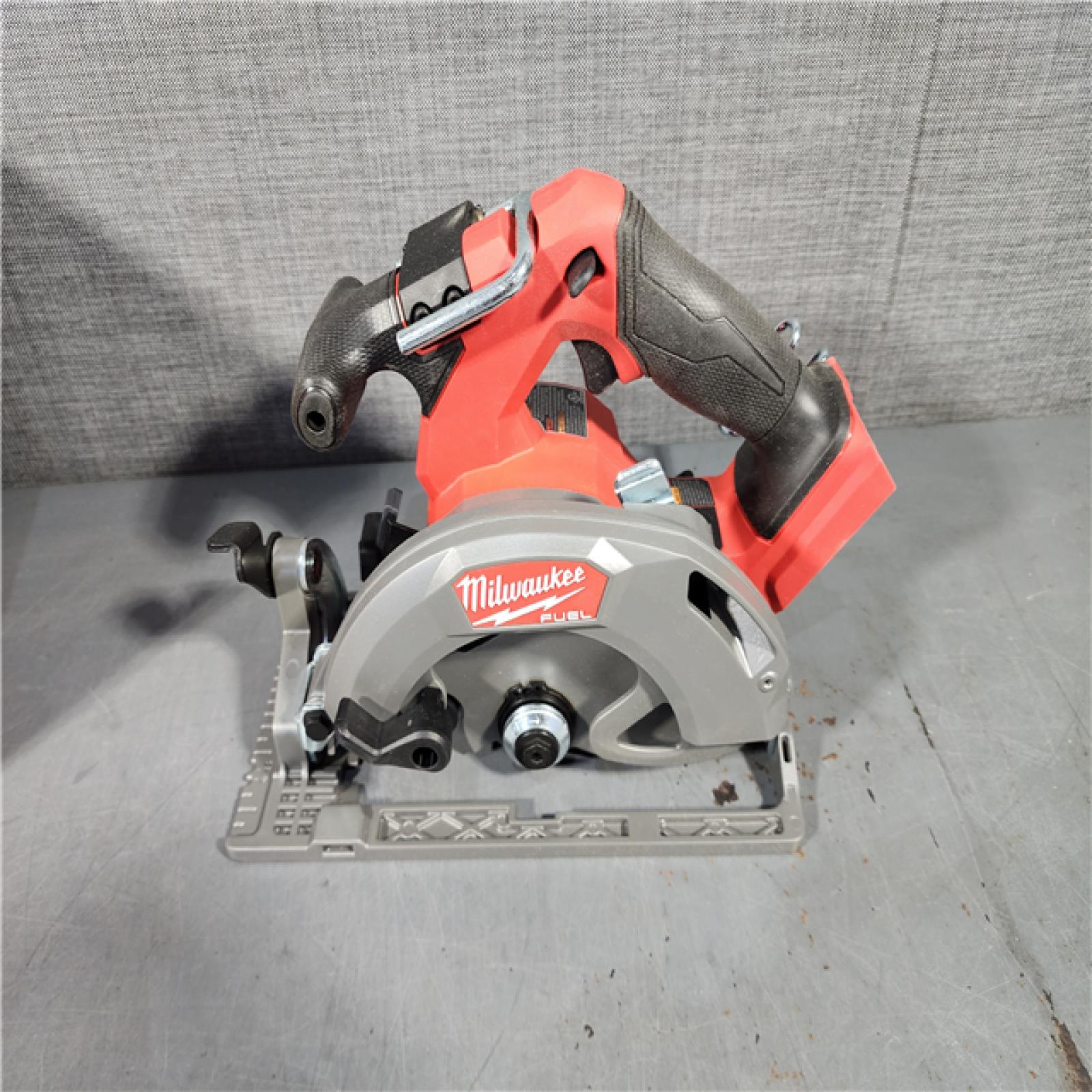 HOUSTON LOCATION - AS-IS M18 FUEL 18V Lithium-Ion Brushless Cordless 6-1/2 in. Circular Saw (Tool-Only)