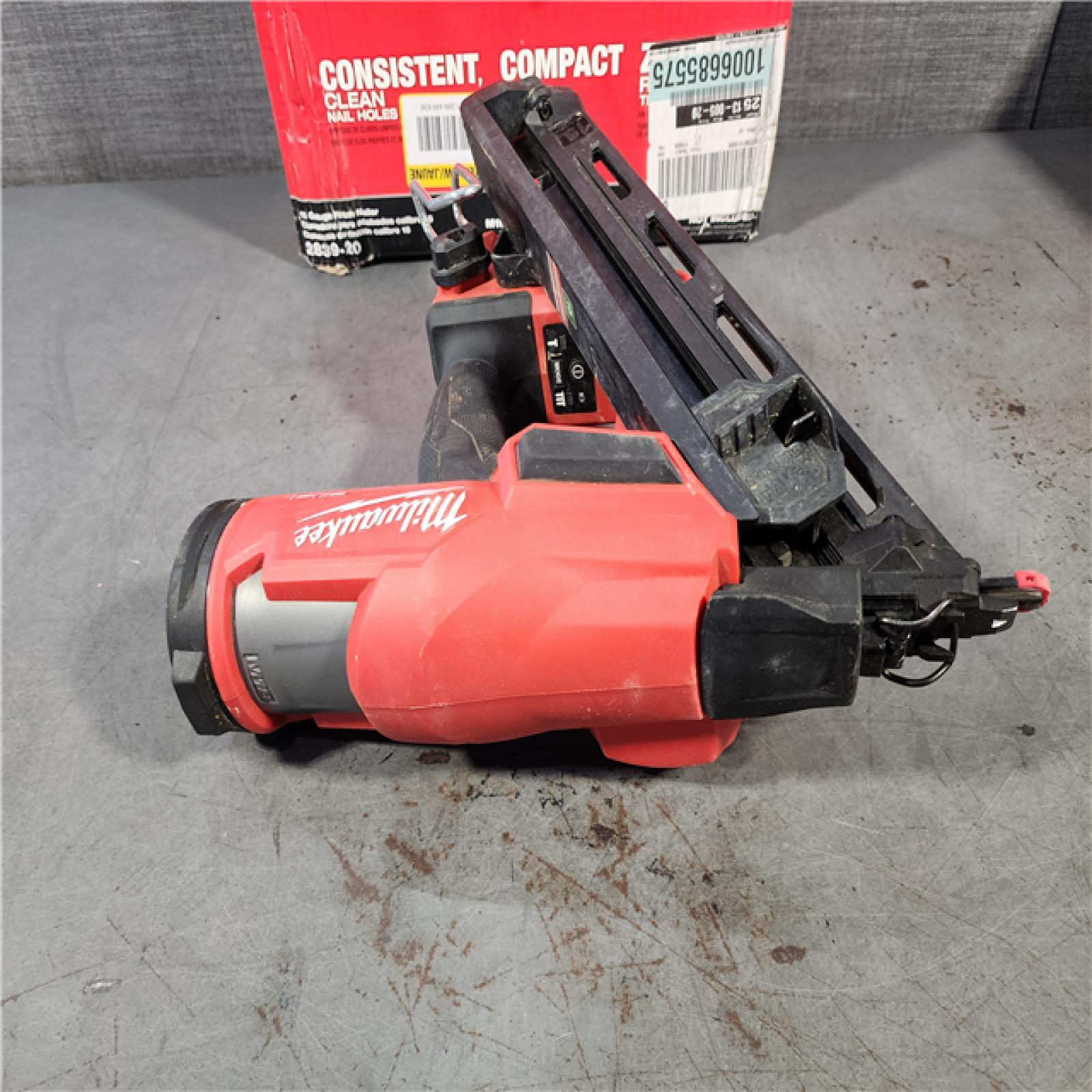 HOUSTON LOCATION - AS-IS Milwaukee 2839-20 M18 FUEL 15 Ga. 18 Volt Brushless Angled Finish Nailer (TOOL ONLY)