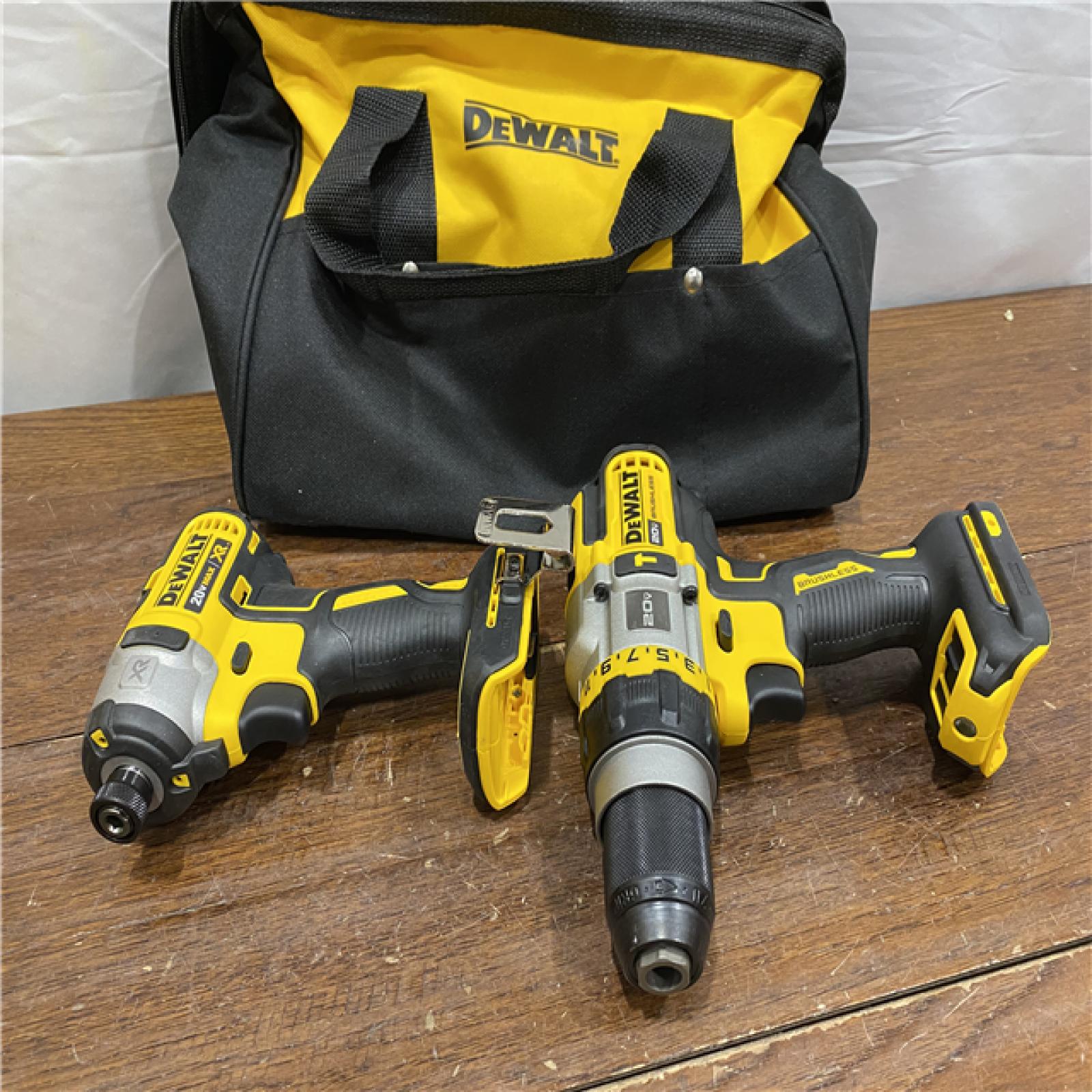 AS-ISDEWALT 20V MAX Cordless Brushless Hammer Drill/Driver 2 Tool Combo Kit with FLEXVOLT ADVANTAGE