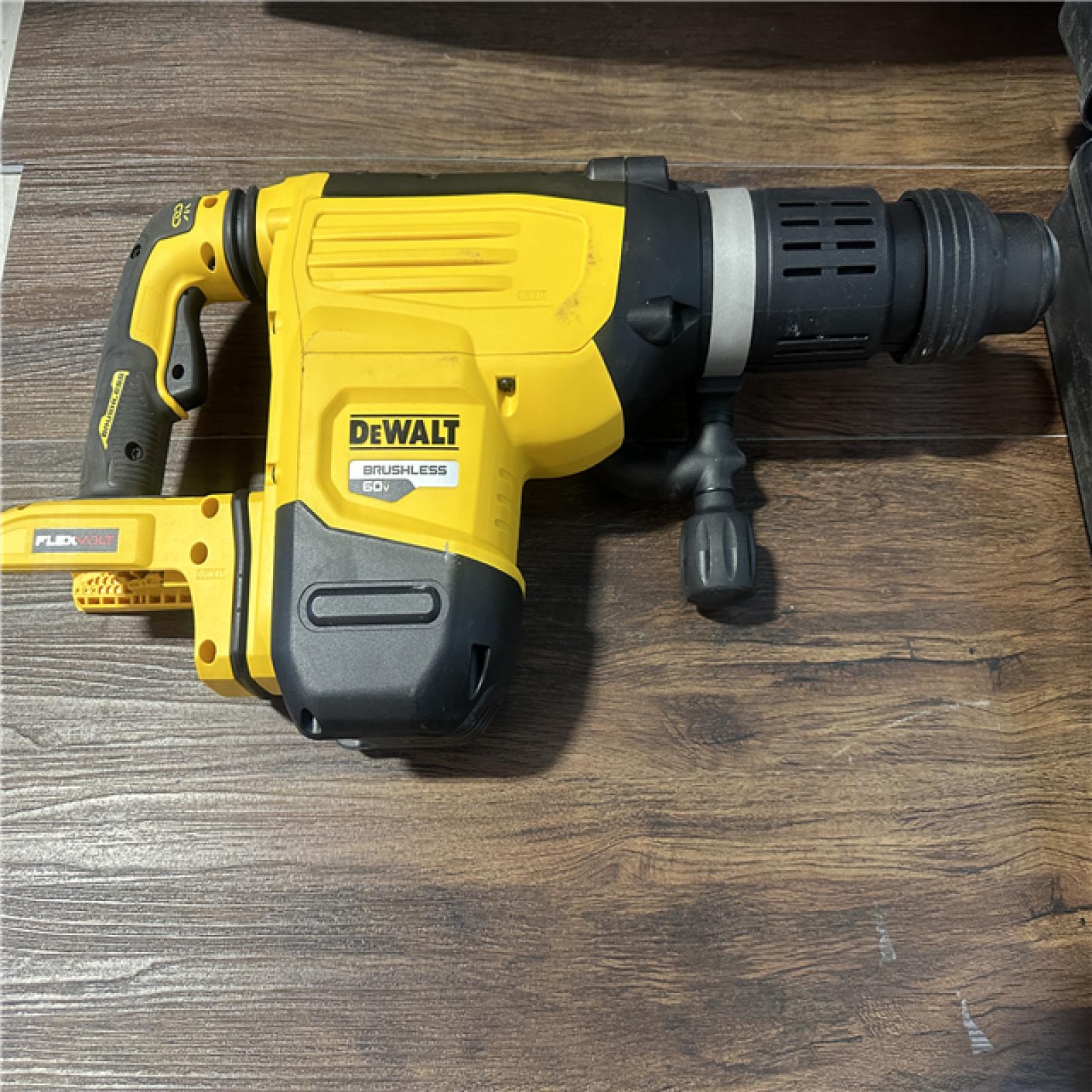 California AS-IS DeWalt SOS Max Chipping Hammer Set, includes 9AH Battery, Charger and Hard Case-Appears in Excellent Condition