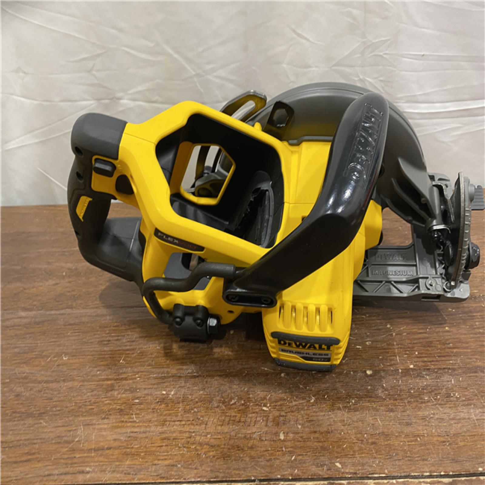 AS-ISDEWALT FLEXVOLT 60V MAX Cordless Brushless 7-1/4 in. Wormdrive Style Circular Saw (Tool Only)