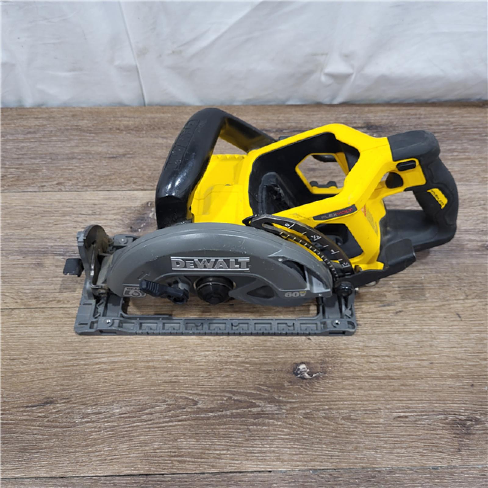 AS-IS FLEXVOLT 60V MAX Cordless Brushless 7-1/4 in. Wormdrive Style Circular Saw (Tool Only)