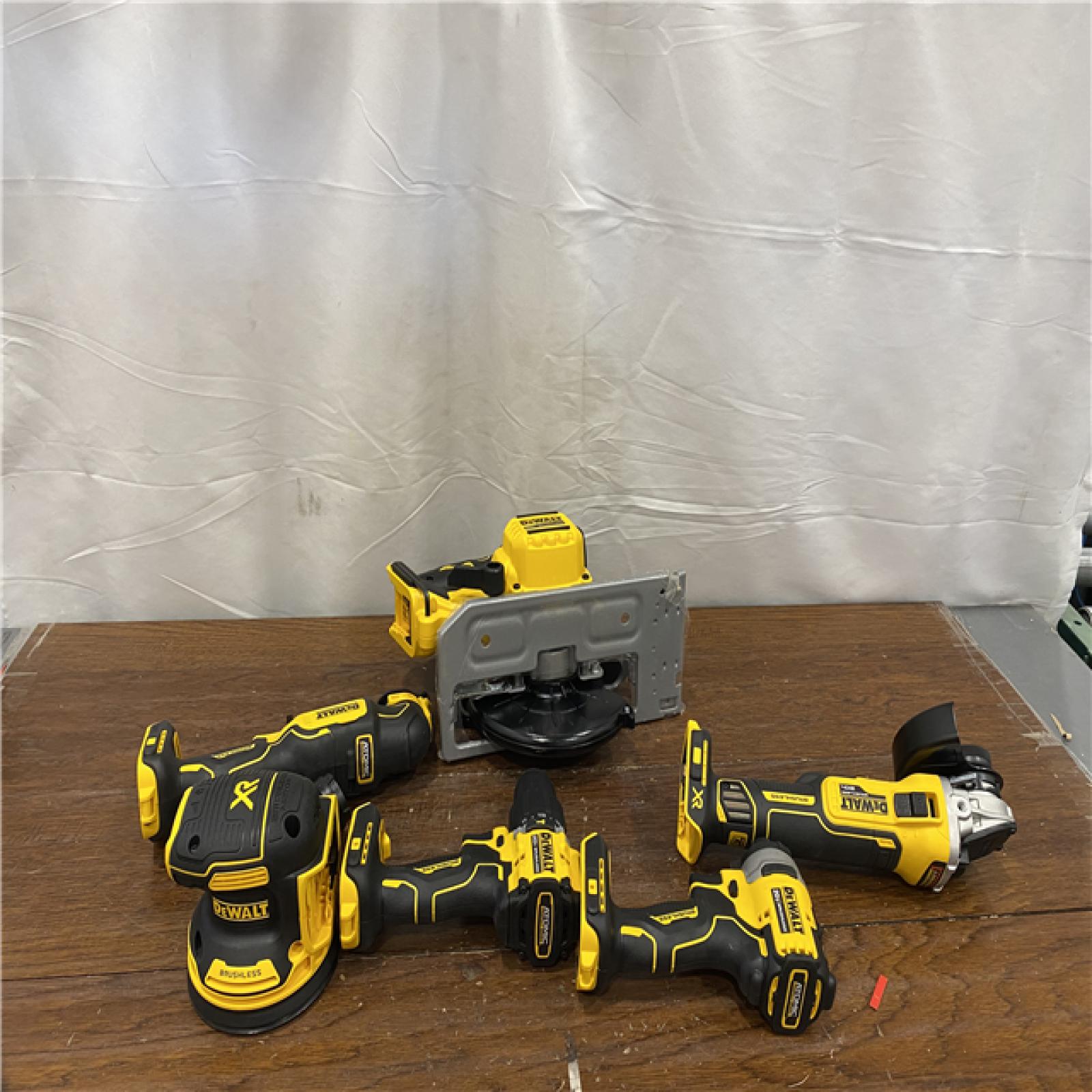 AS-IS Dewalt 20-Volt MAX ToughSystem Lithium-Ion 6-Tool Cordless Combo Kit