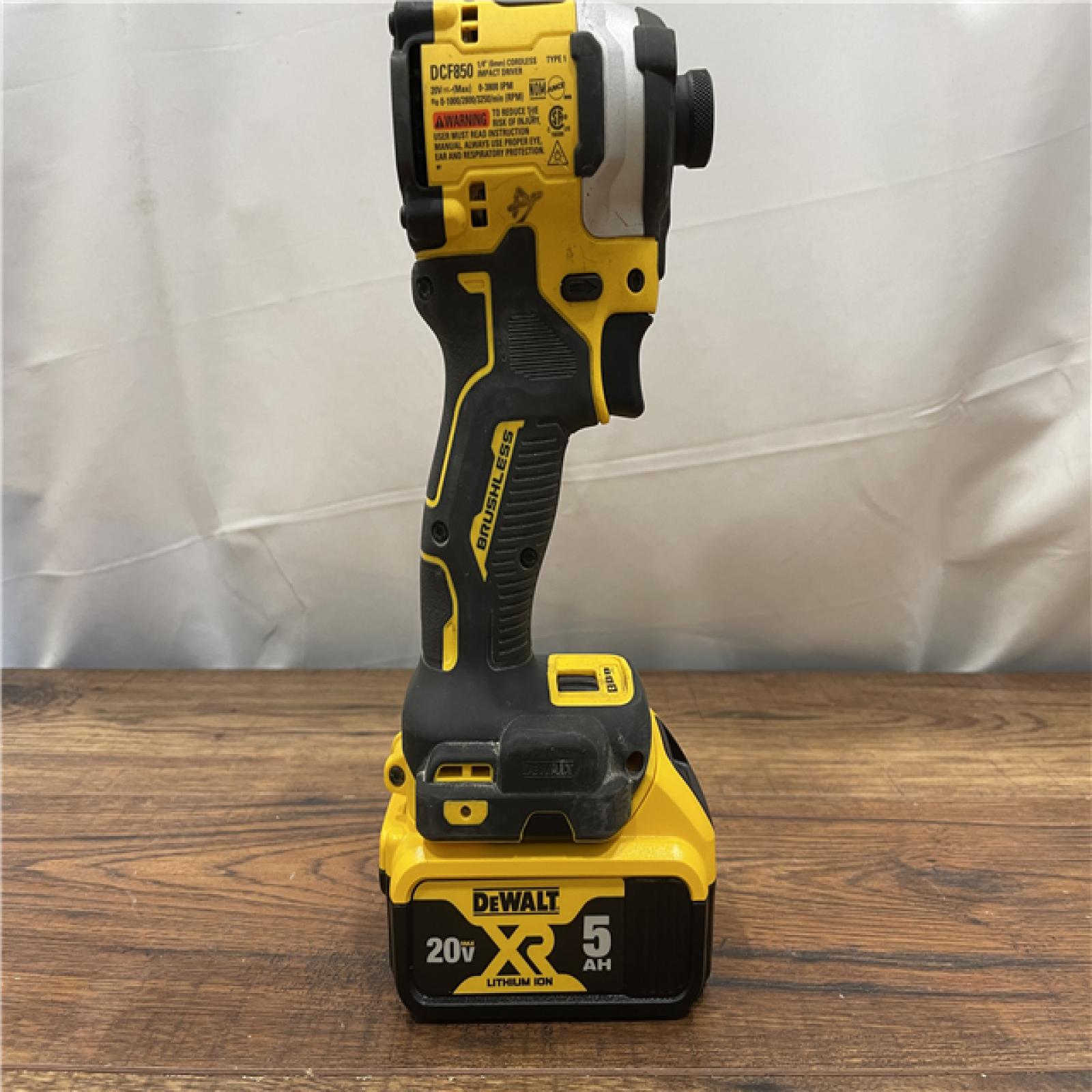 AS-IS DEWALT ATOMIC 20V MAX Lithium-Ion Cordless 1/4 in. Brushless Impact Driver Kit,