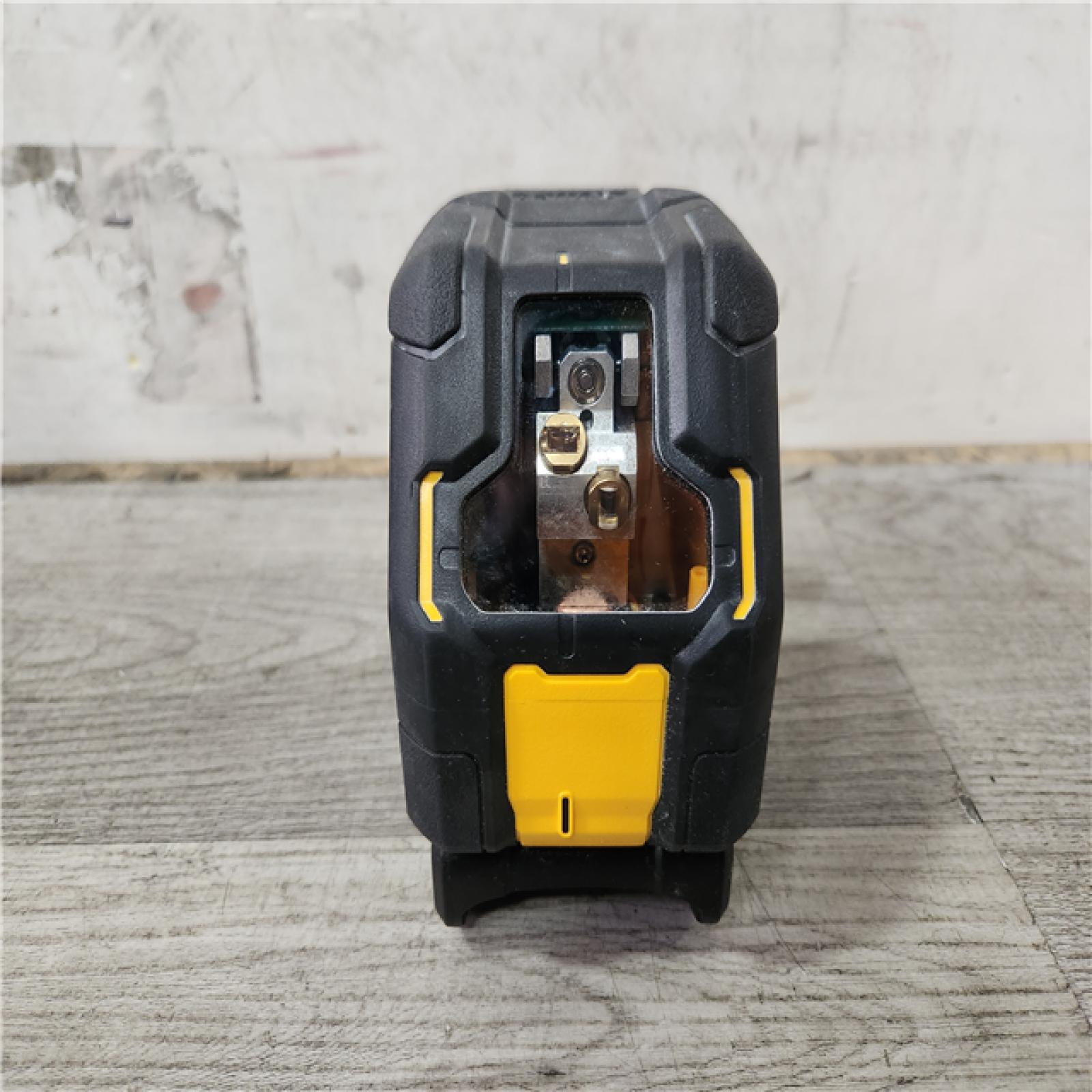 Phoenix Location DEWALT 20V Green Cross Line Laser Level (Tool-Only)