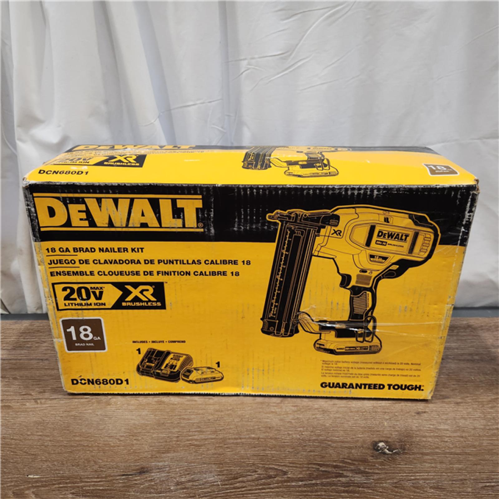 AS-IS DEWALT 20V MAX XR 18 Gauge Brad Nailer Kit