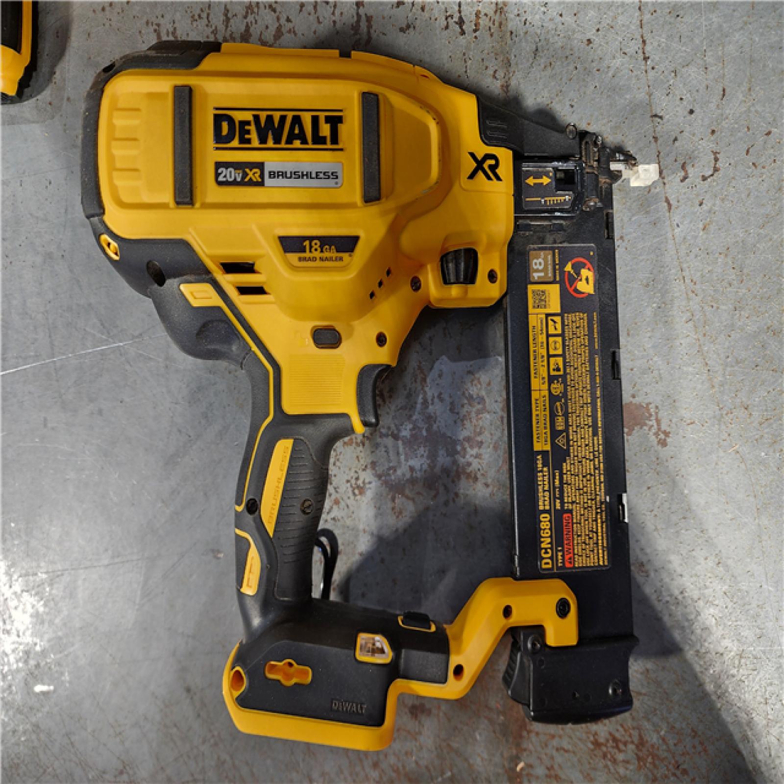 HOUSTON LOCATION - AS-IS DEWALT 20V MAX XR 18 Gauge Brad Nailer Kit