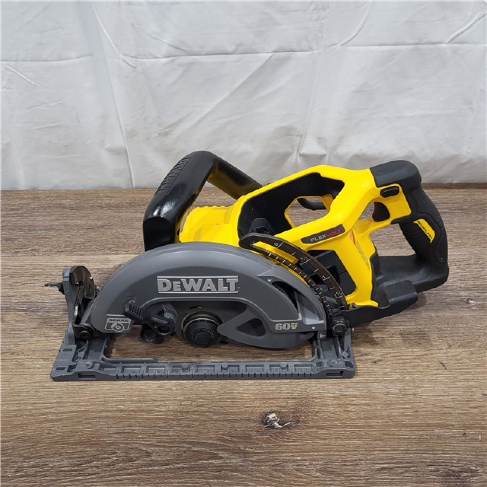 AS-IS FLEXVOLT 60V MAX Cordless Brushless 7-1/4 in. Wormdrive Style Circular Saw (Tool Only)