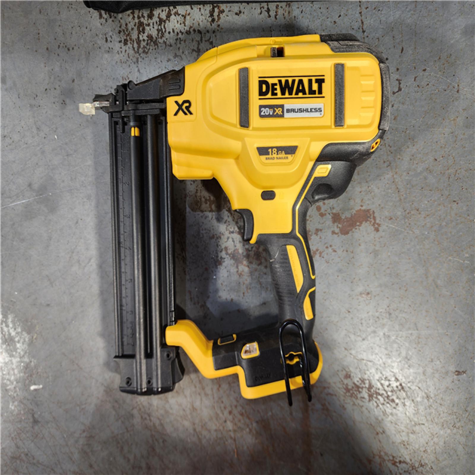 HOUSTON LOCATION - AS-IS DEWALT 20V MAX XR 18 Gauge Brad Nailer Kit