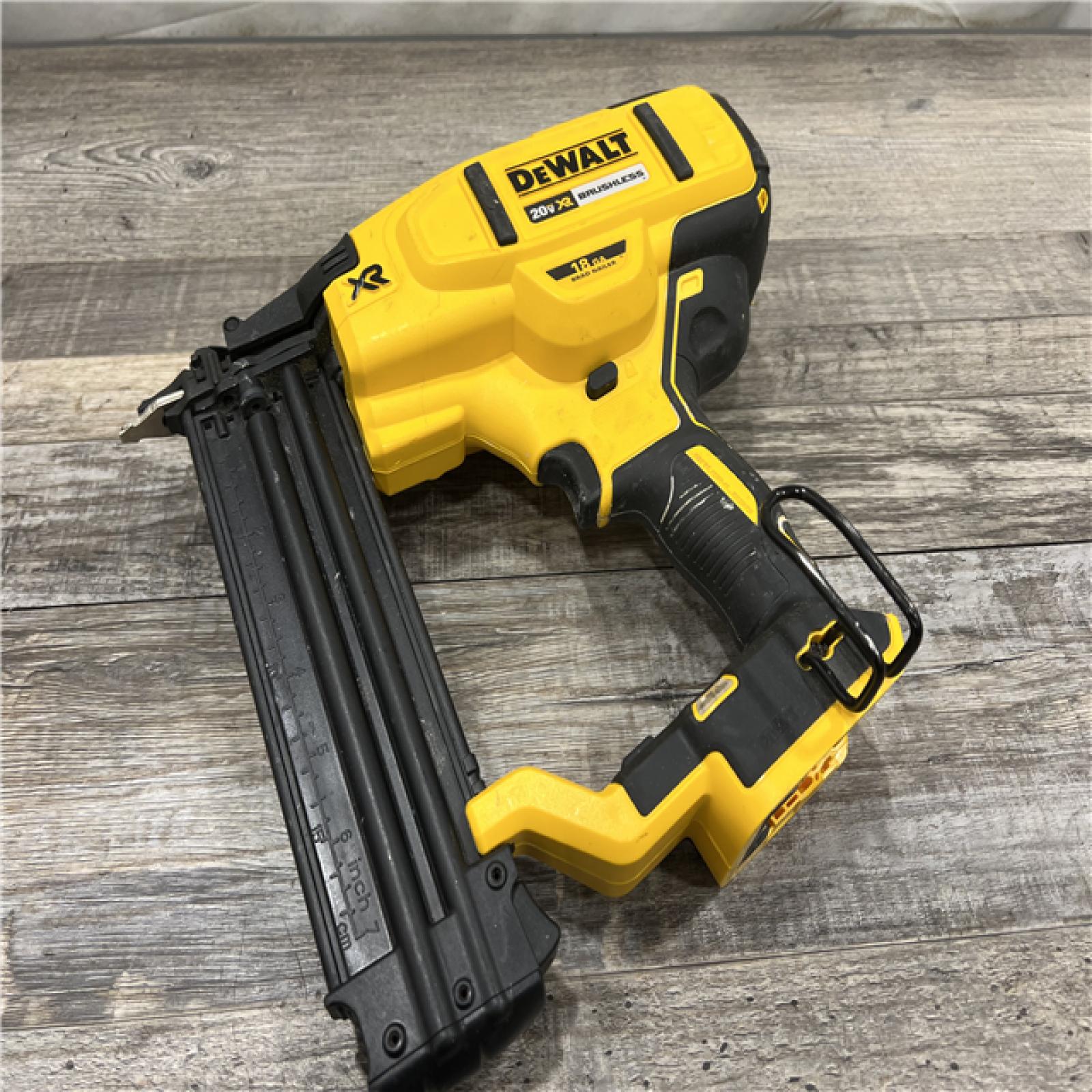 AS-IS DEWALT 20V MAX XR 18 Gauge Brad Nailer Kit