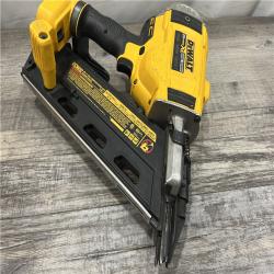 AS-IS DeWalt DCN692 18v XR Cordless Brushless Framing Nail Gun KIT WITH A 6.0AH